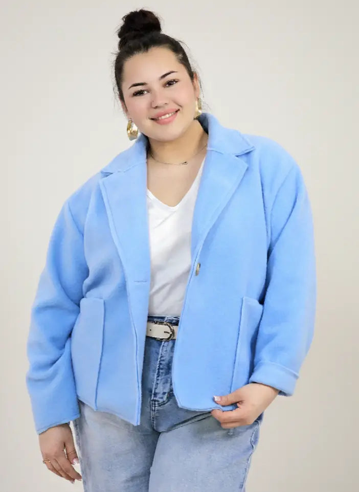 Kurtka plus size o krótkim kroju z kołnierzem i kieszeniami Stylowa XL