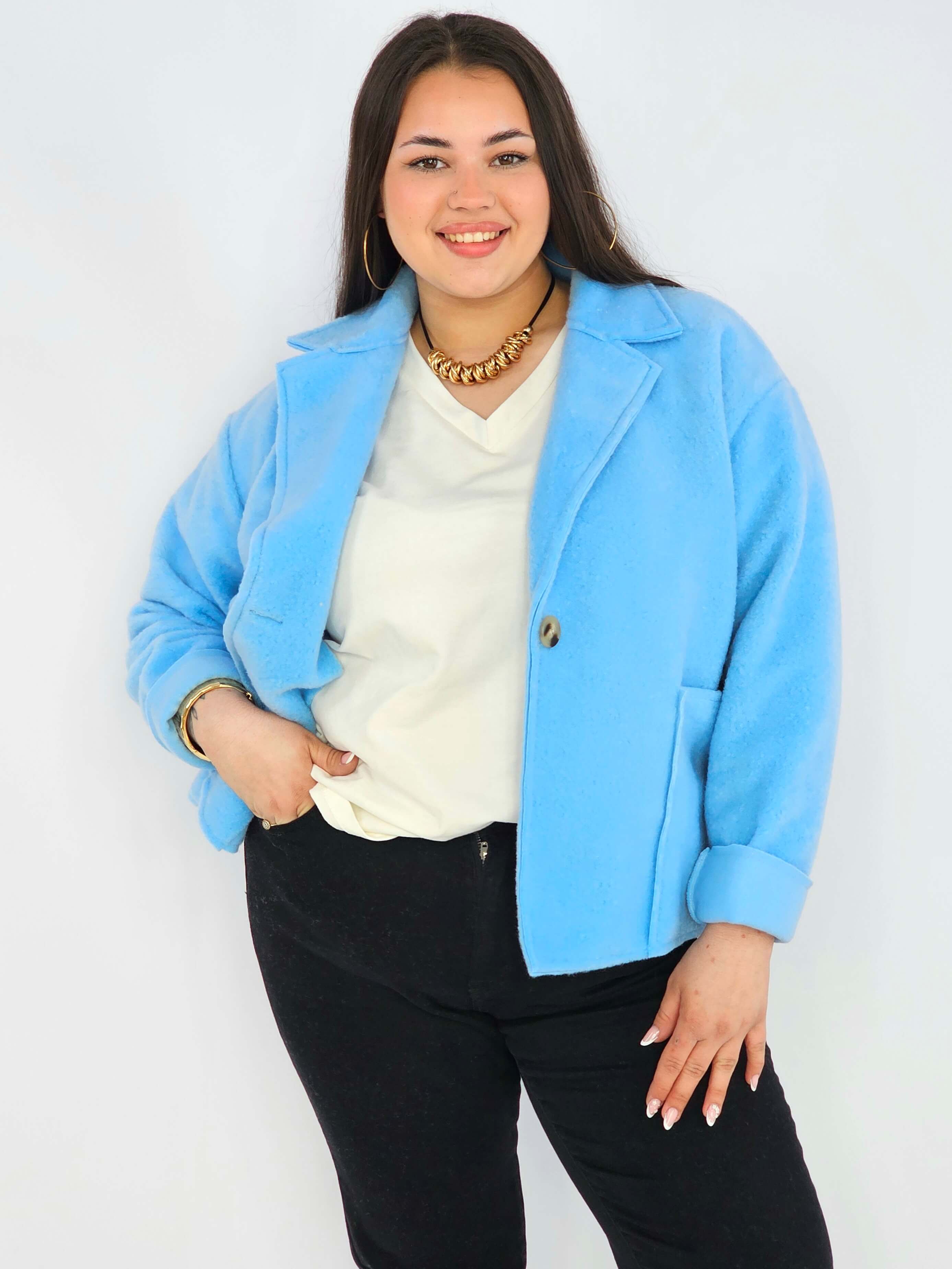 Kurtka plus size o krótkim kroju z kołnierzem i kieszeniami Stylowa XL