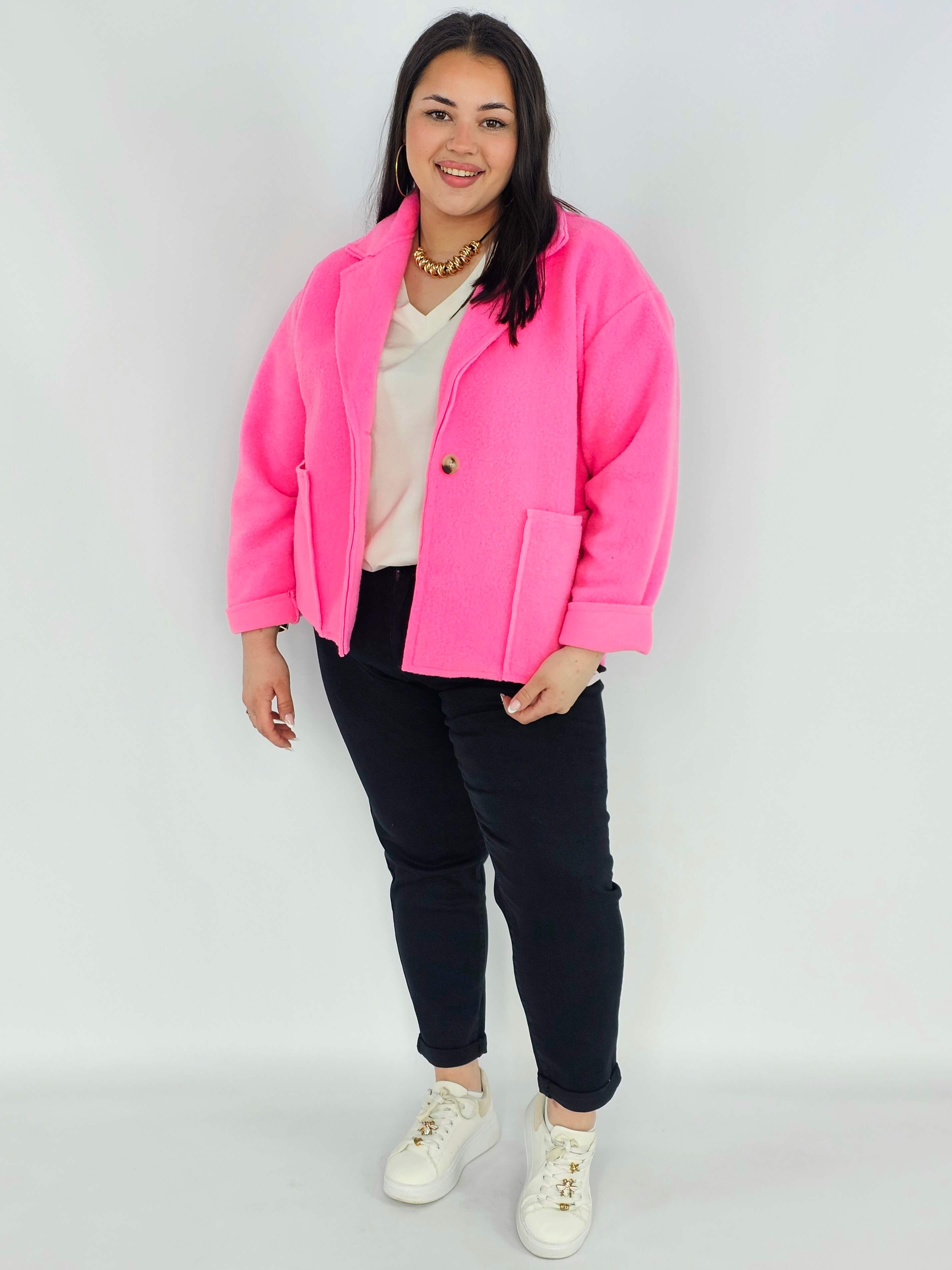 Kurtka plus size o krótkim kroju z kołnierzem i kieszeniami Stylowa XL