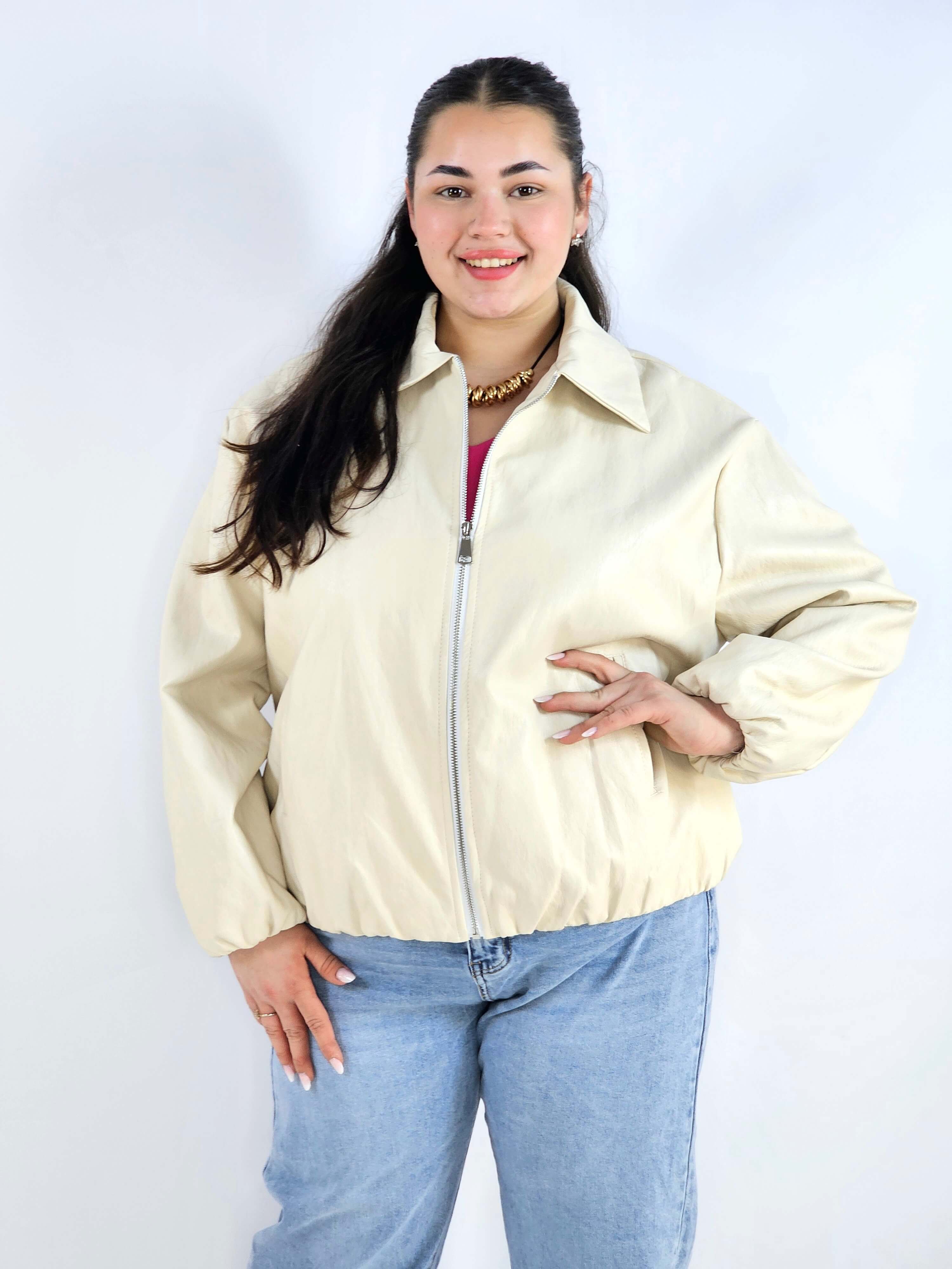 Kurtka plus size oversize z kołnierzem – miejska elegancja w nowoczesnym wydaniu Stylowa XL