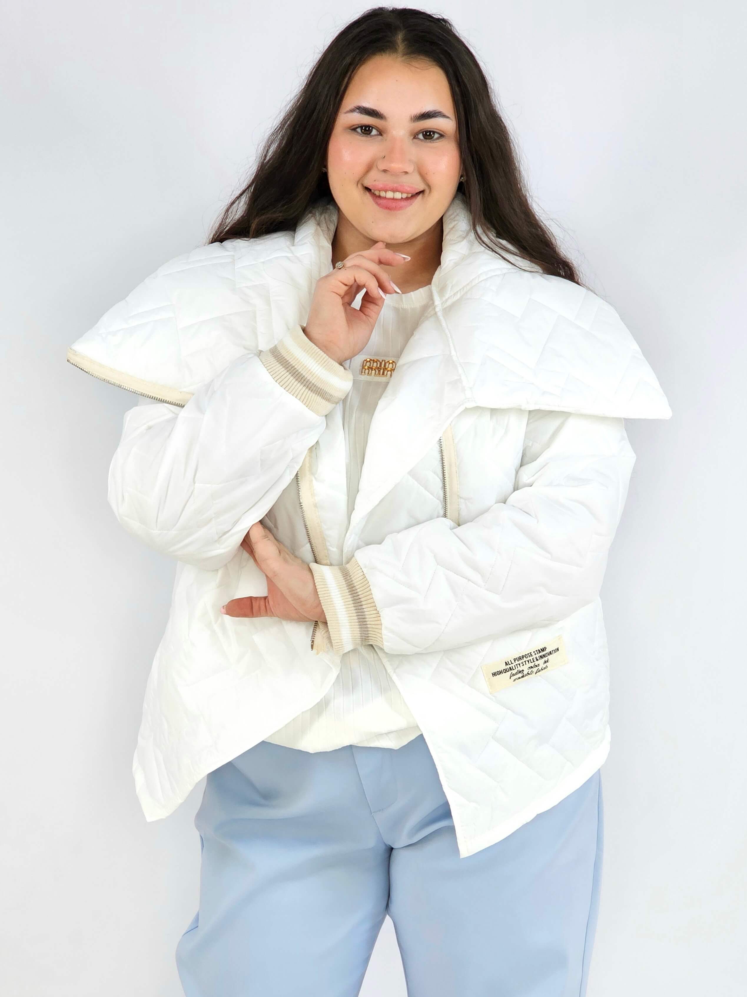 Kurtka plus size pikowana z asymetrycznym zamkiem – modna kurtka przejściowa XXL Stylowa XL