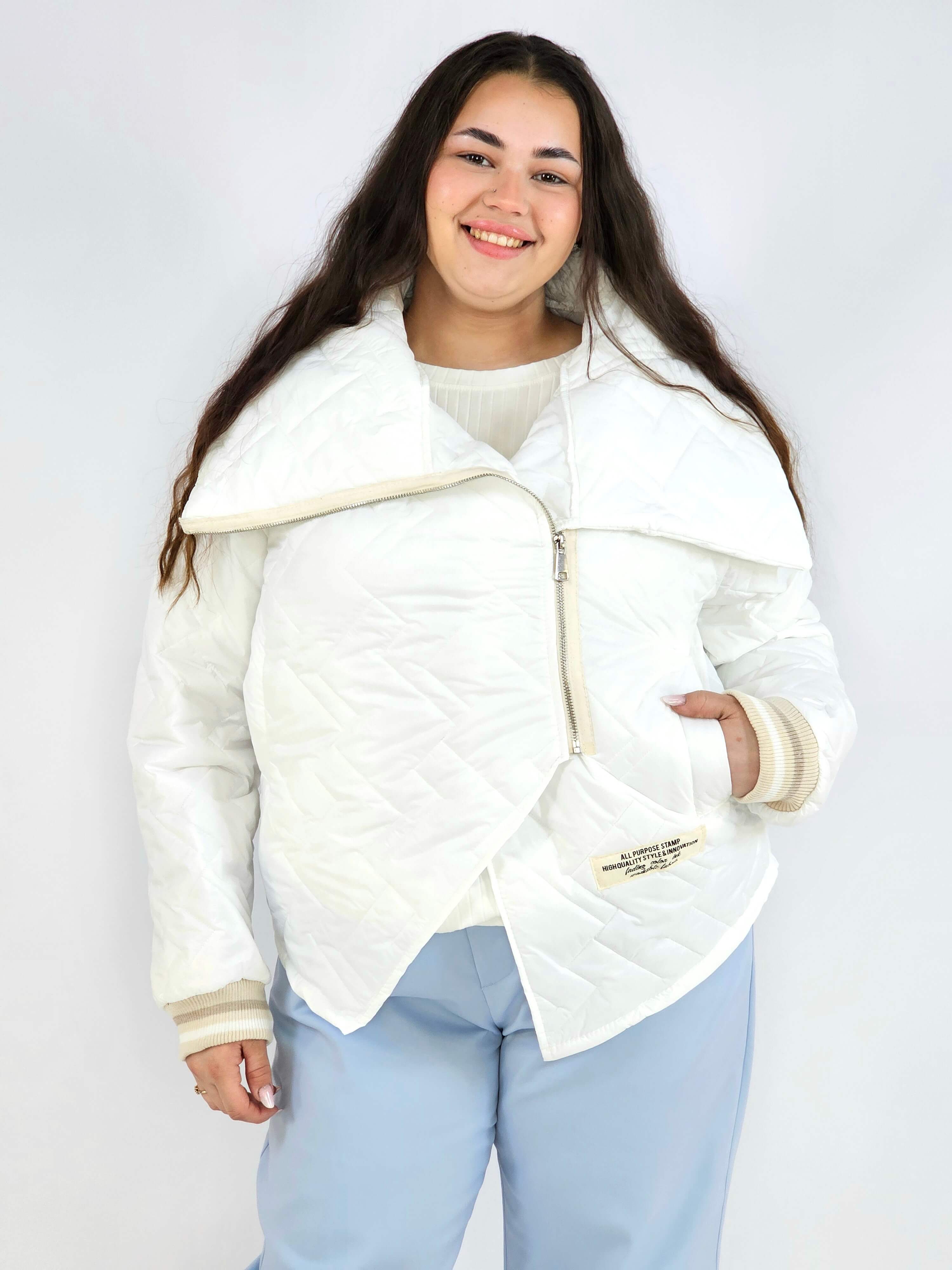 Kurtka plus size pikowana z asymetrycznym zamkiem – modna kurtka przejściowa XXL Stylowa XL
