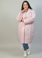 Kurtka plus size pikowana z dłuższym fasonem i kieszeniami Stylowa XL