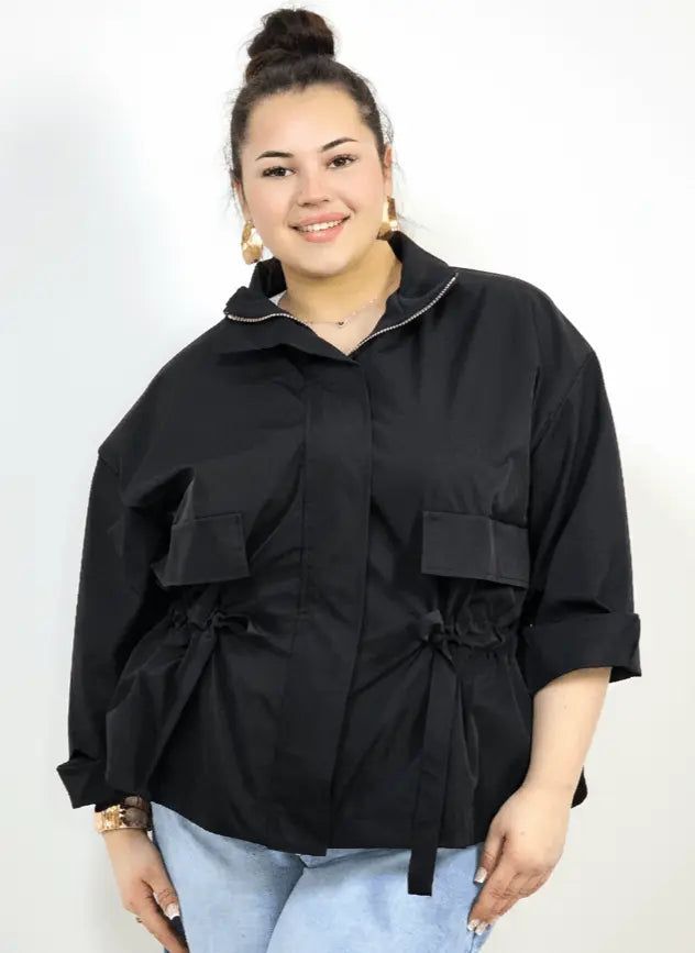 Kurtka plus size z kołnierzem, zamkiem i troczkami w talii Stylowa XL