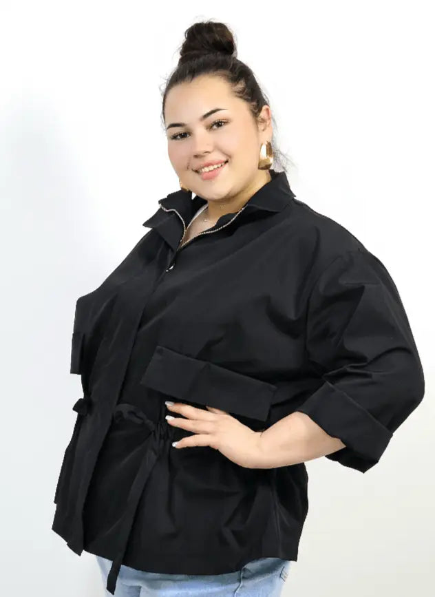 Kurtka plus size z kołnierzem, zamkiem i troczkami w talii Stylowa XL
