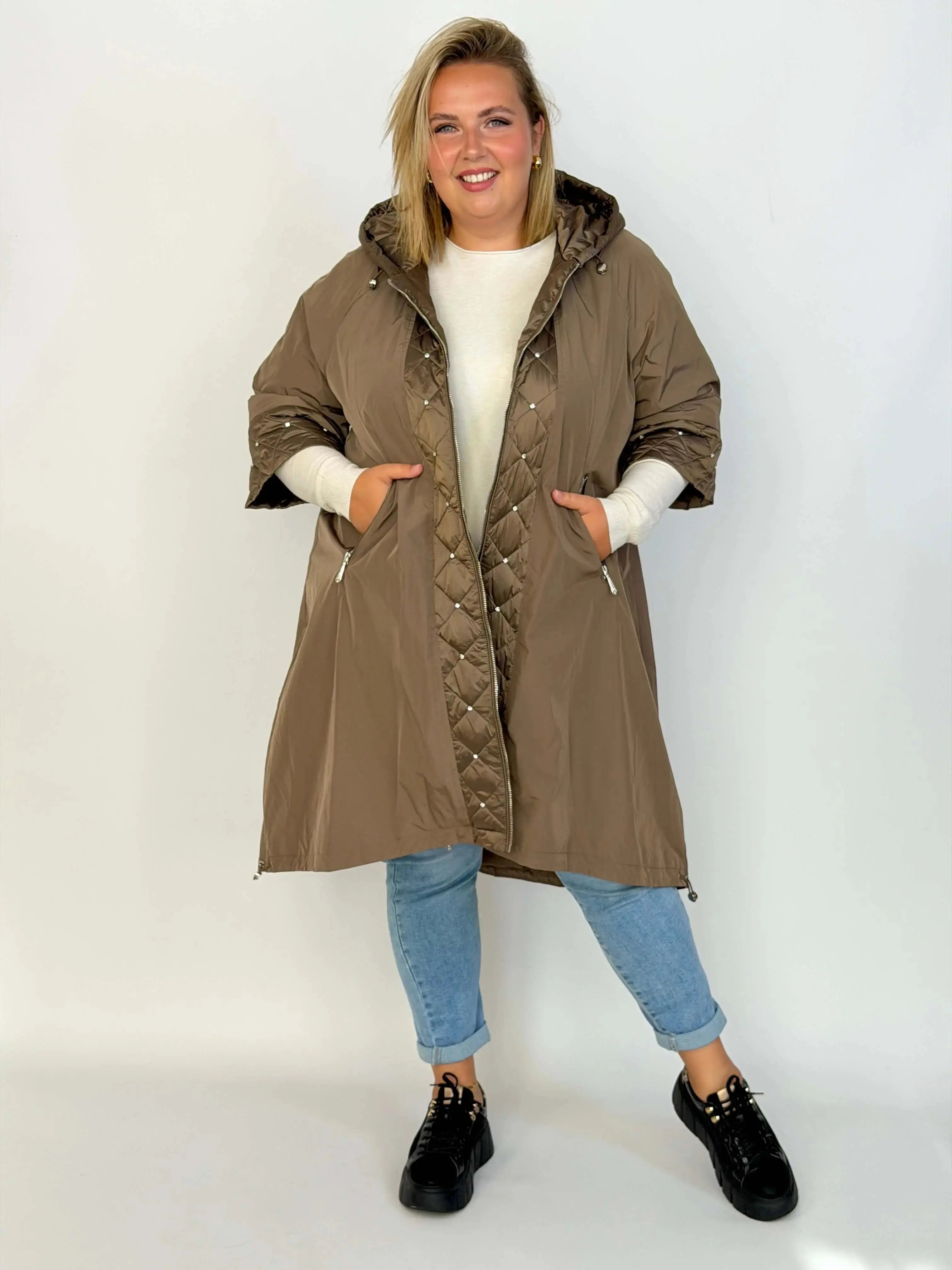 Kurtka przejściowa Plus Size z kapturem i ozdobnym pikowaniem Stylowa XL