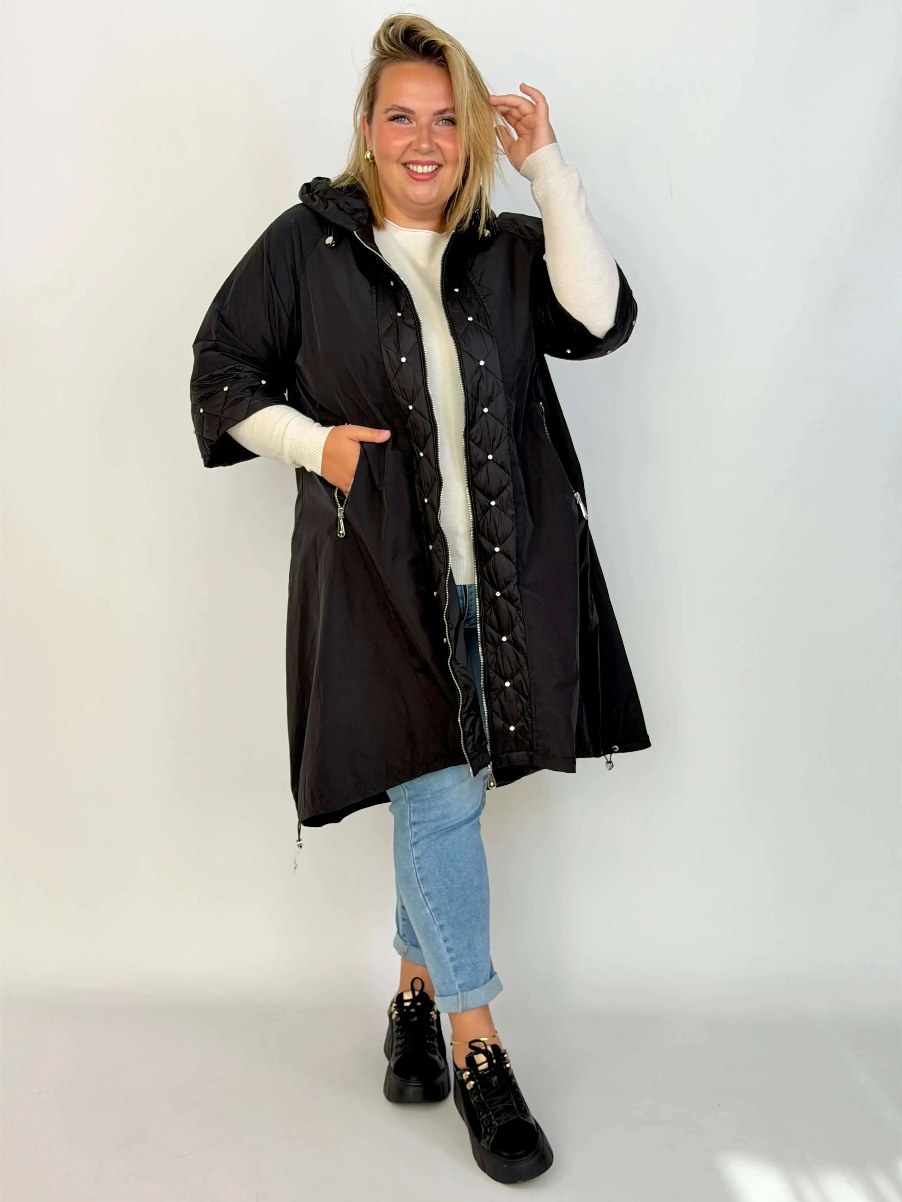 Kurtka przejściowa Plus Size z kapturem i ozdobnym pikowaniem Stylowa XL