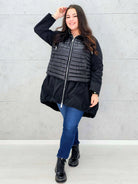 Lekka kurtka plus size z kapturem – stylowa i wygodna propozycja na wiosnę Stylowa XL