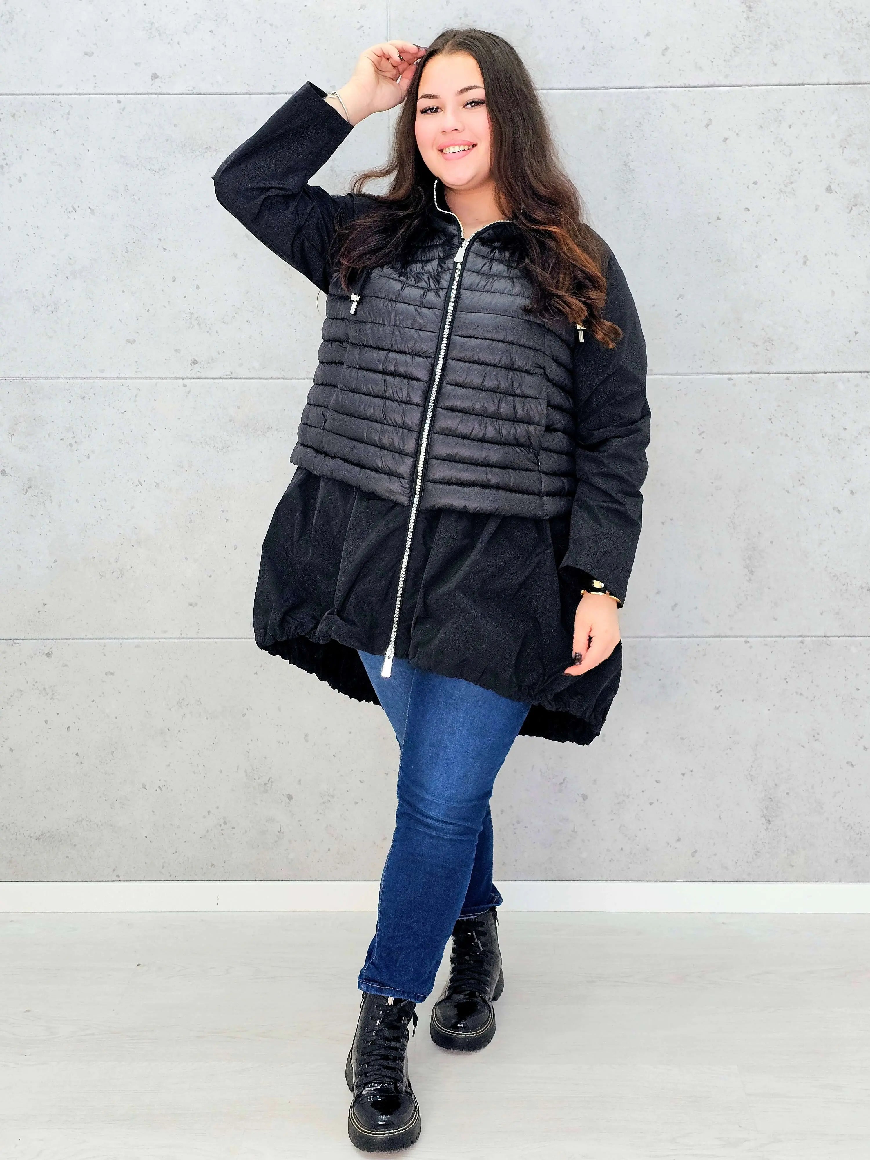 Lekka kurtka plus size z kapturem – stylowa i wygodna propozycja na wiosnę Stylowa XL