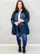 Lekka kurtka plus size z kapturem – stylowa i wygodna propozycja na wiosnę Stylowa XL