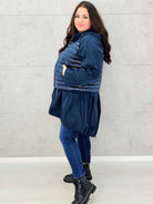 Lekka kurtka plus size z kapturem – stylowa i wygodna propozycja na wiosnę Stylowa XL