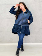 Lekka kurtka plus size z kapturem – stylowa i wygodna propozycja na wiosnę Stylowa XL