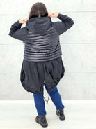 Lekka kurtka plus size z kapturem – stylowa i wygodna propozycja na wiosnę Stylowa XL