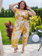 Letni kombinezon z kopertowym dekoltem Stylowa XL