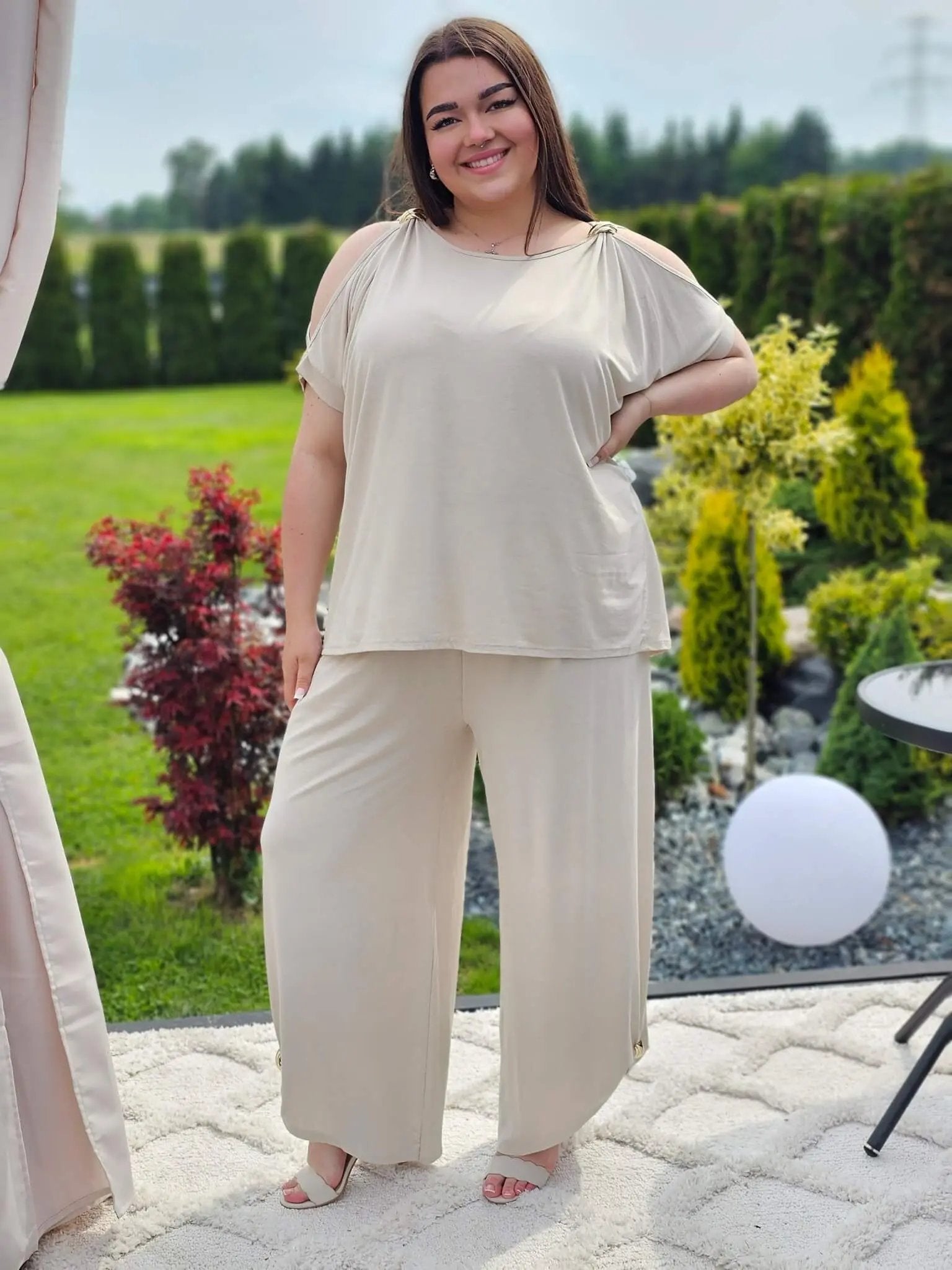 Letni komplet z odkrytymi ramionami Stylowa XL