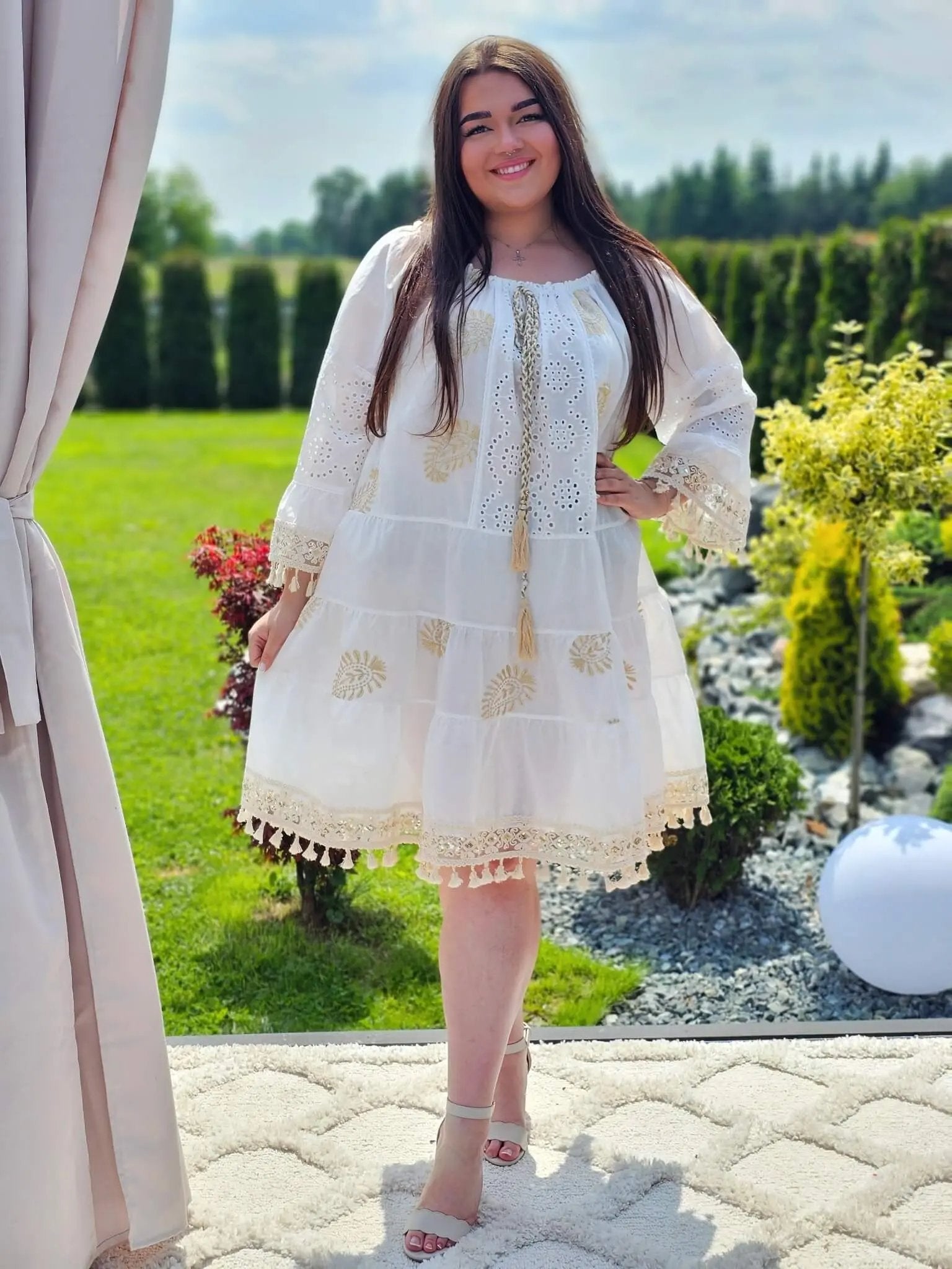 Letnia sukienka boho z haftem i chwostami Stylowa XL