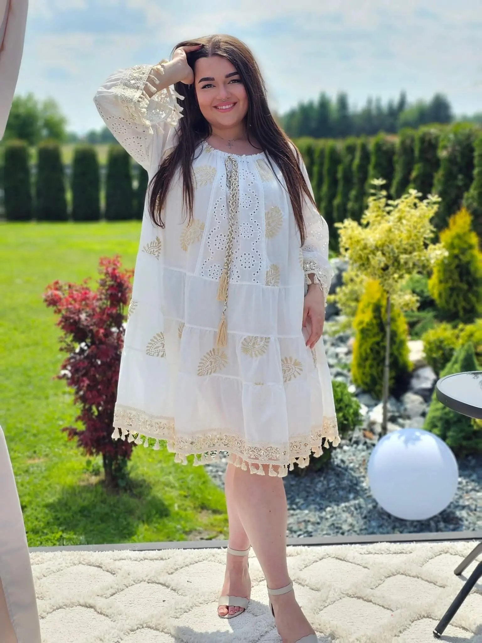 Letnia sukienka boho z haftem i chwostami Stylowa XL