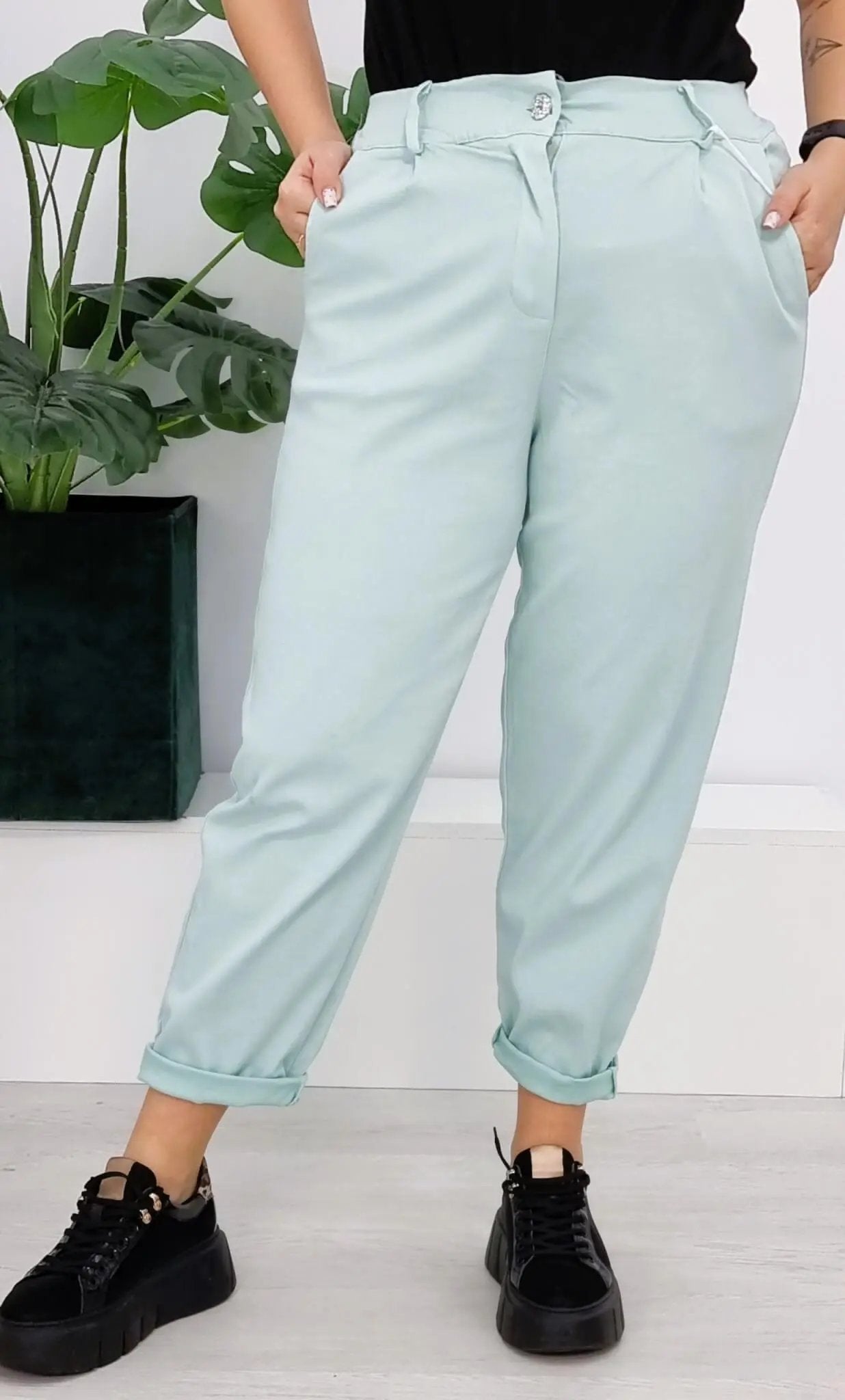 Livans – spodnie, które łączą styl i wygodę - mięta Stylowa XL