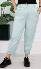 Livans – spodnie, które łączą styl i wygodę - mięta Stylowa XL