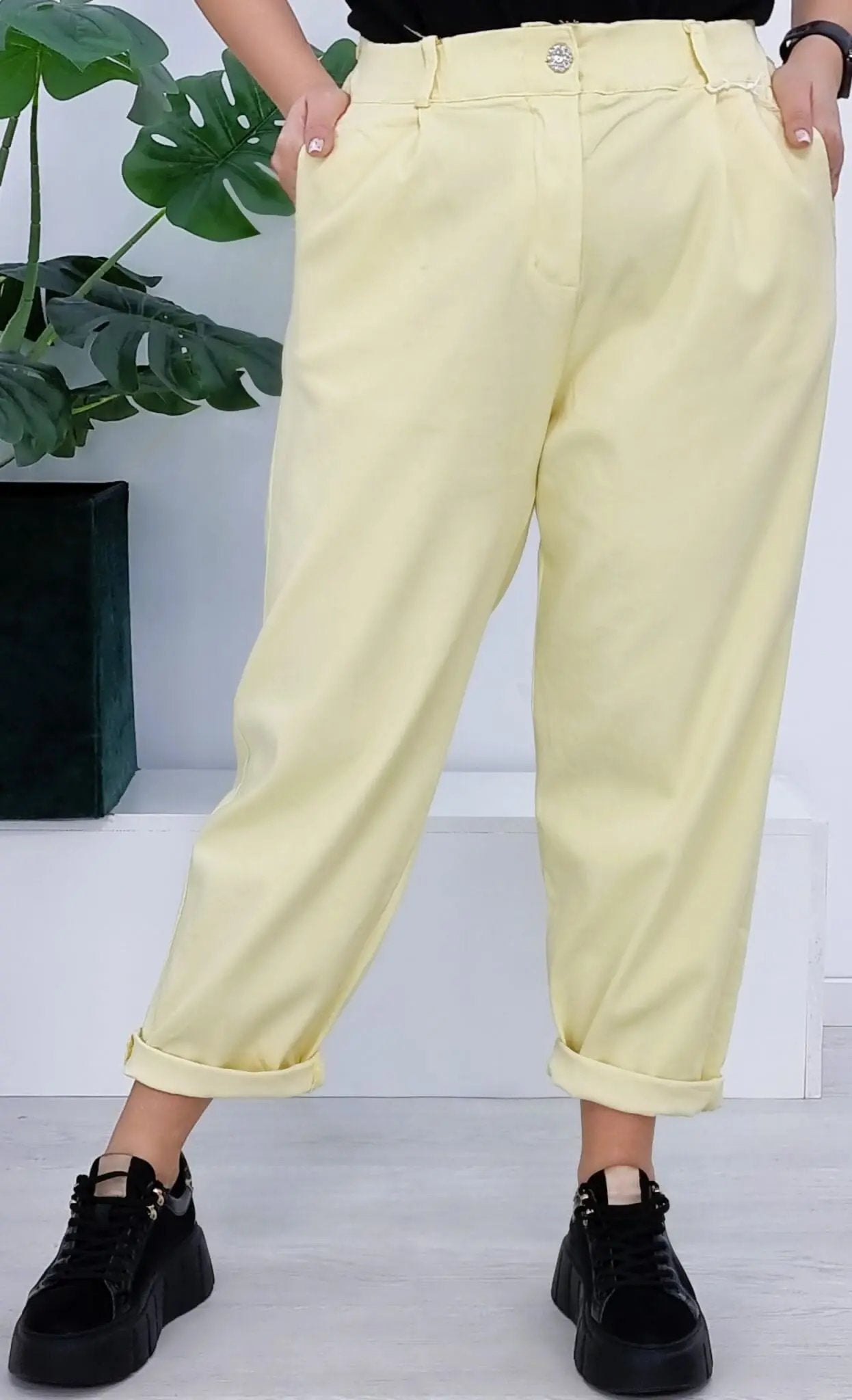 Livans – spodnie, które łączą styl i wygodę -żółty Stylowa XL