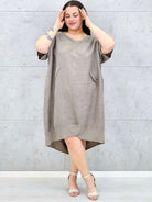 Lniana sukienka oversize midi z dekoltem V i kieszeniami Stylowa XL