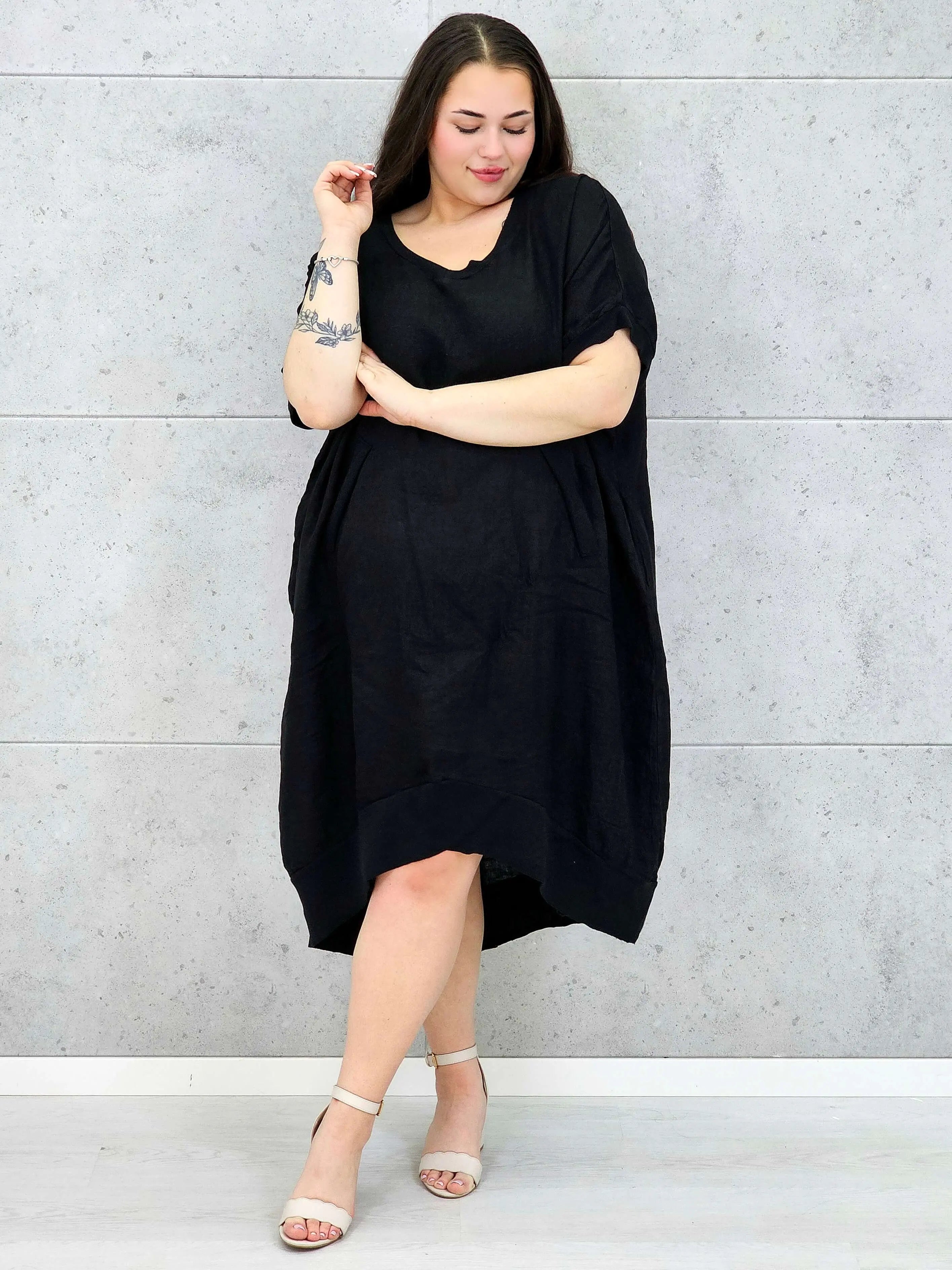 Lniana sukienka oversize midi z dekoltem V i kieszeniami Stylowa XL