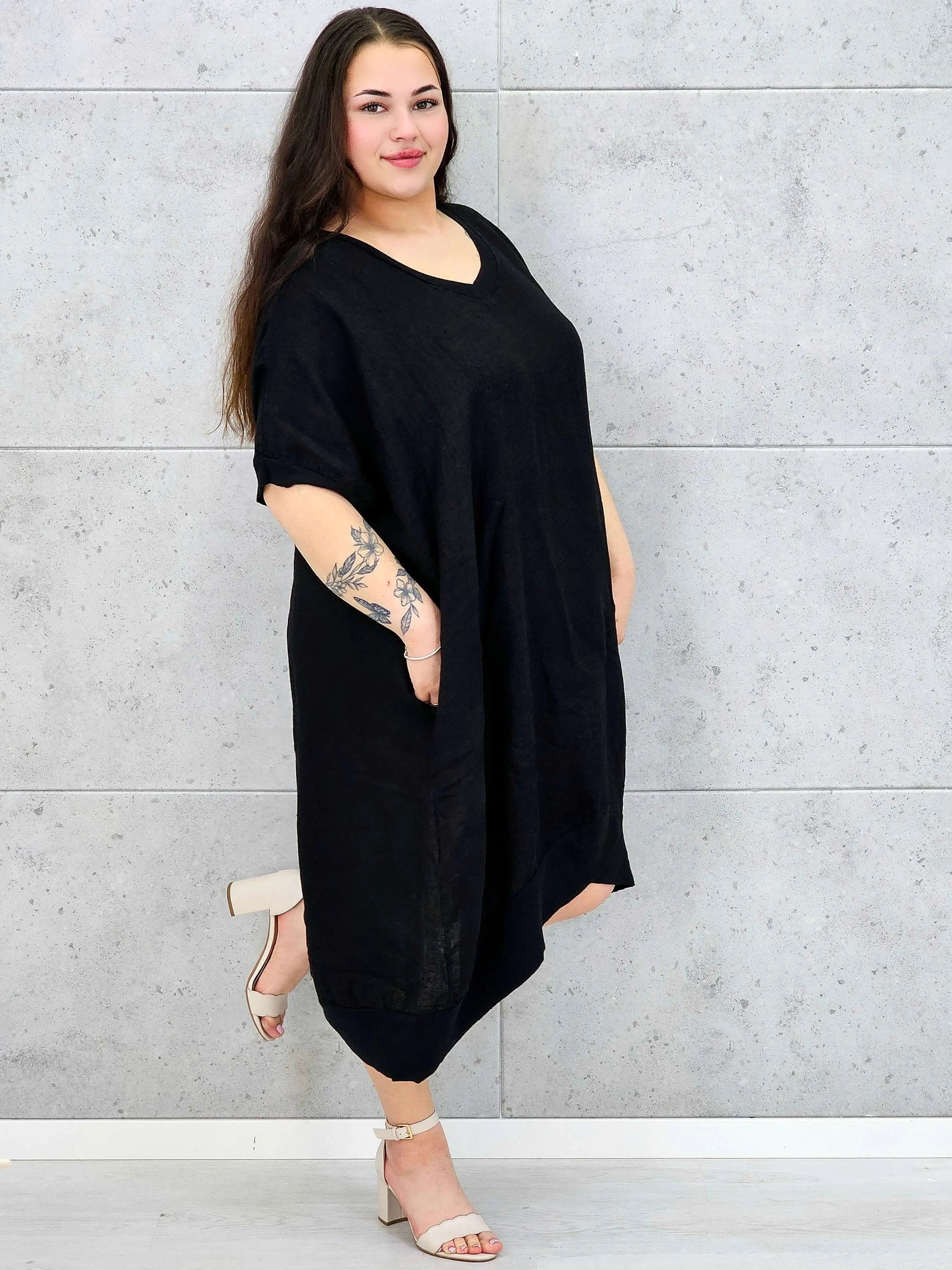 Lniana sukienka oversize midi z dekoltem V i kieszeniami Stylowa XL