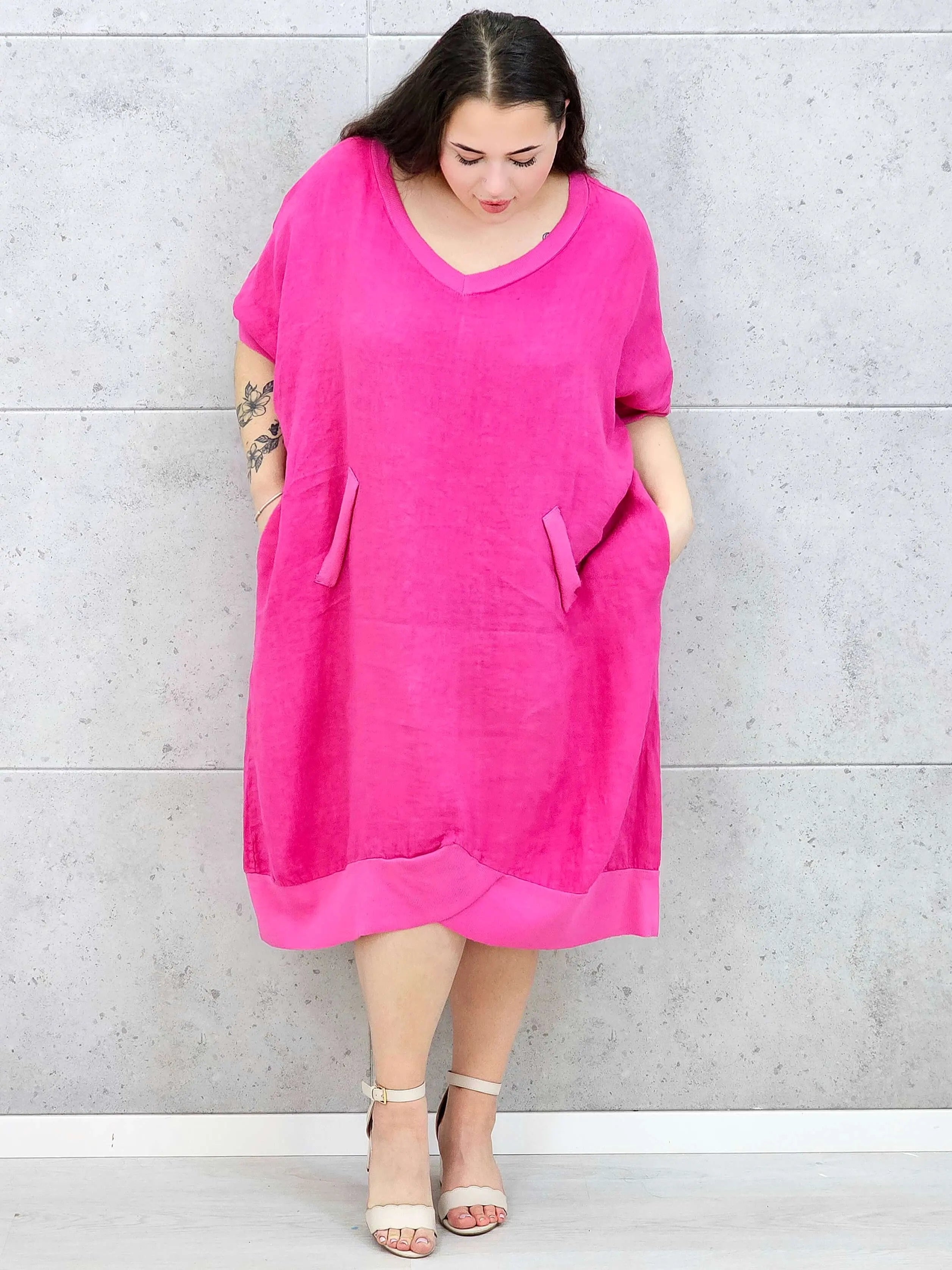 Lniana sukienka oversize midi z dekoltem V i kieszeniami Stylowa XL