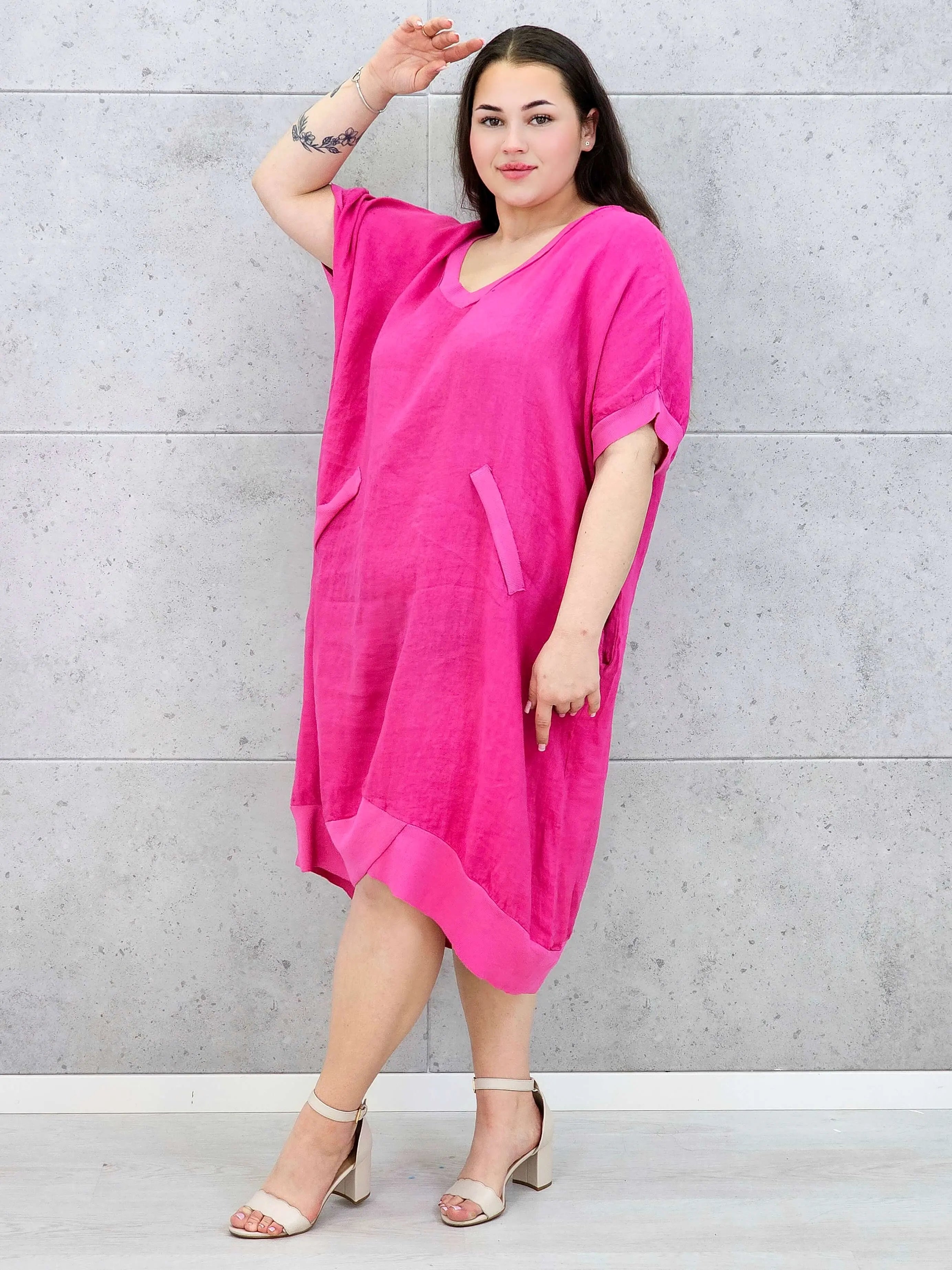 Lniana sukienka oversize midi z dekoltem V i kieszeniami Stylowa XL