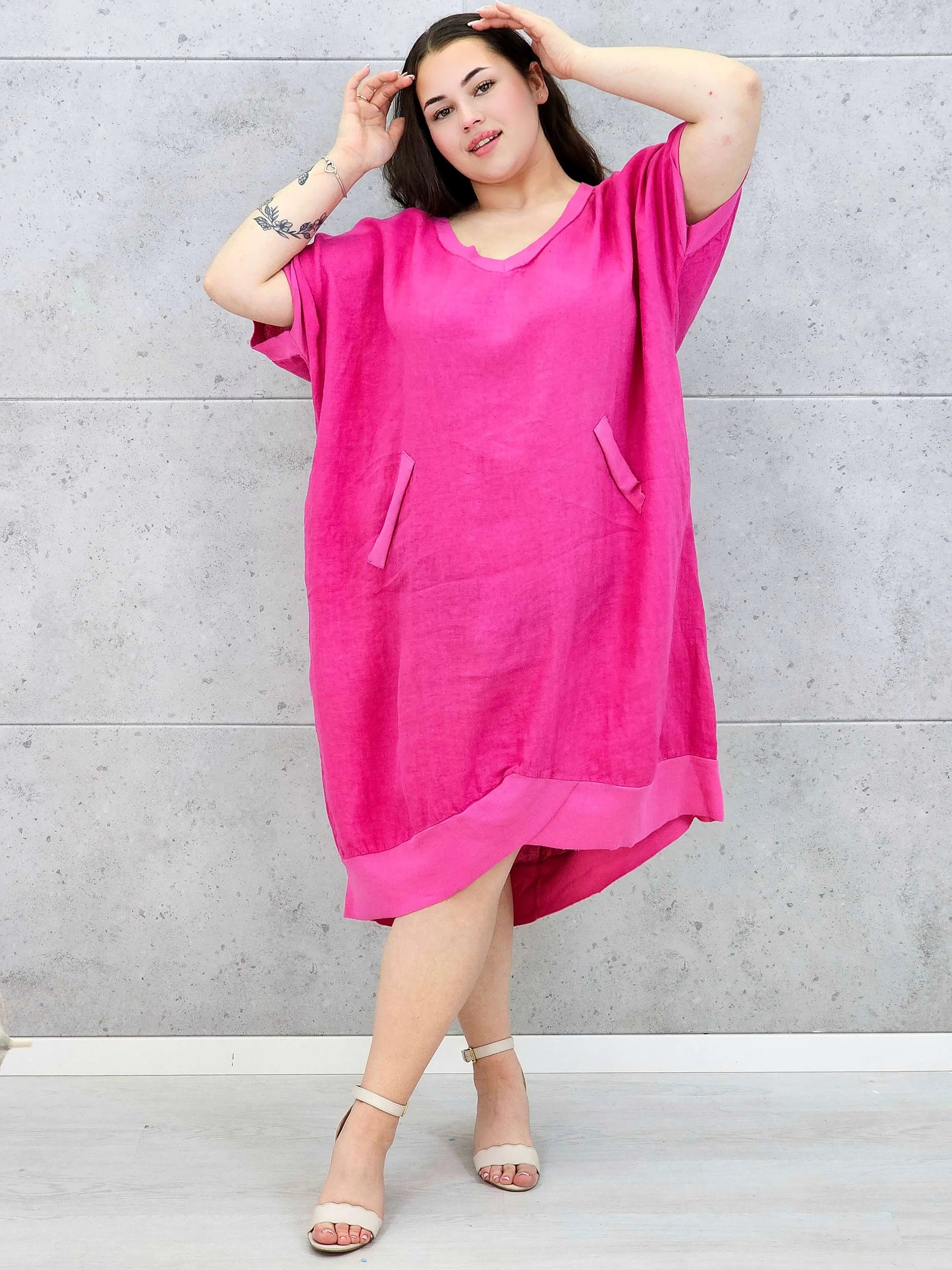 Lniana sukienka oversize midi z dekoltem V i kieszeniami Stylowa XL