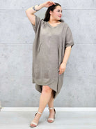 Lniana sukienka oversize midi z dekoltem V i kieszeniami Stylowa XL