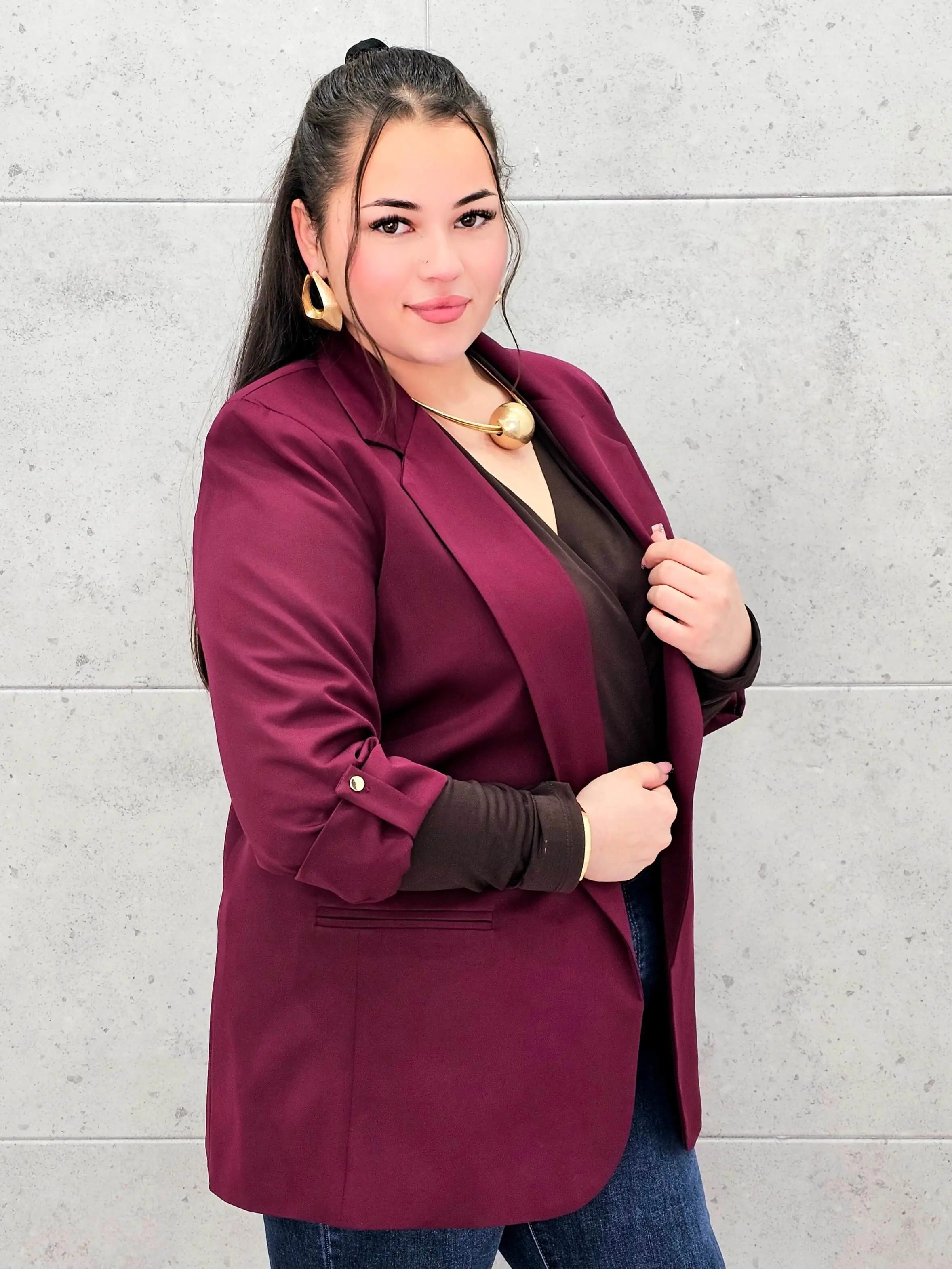Marynarka plus size – elegancja, która pasuje do każdej stylizacji. Stylowa XL