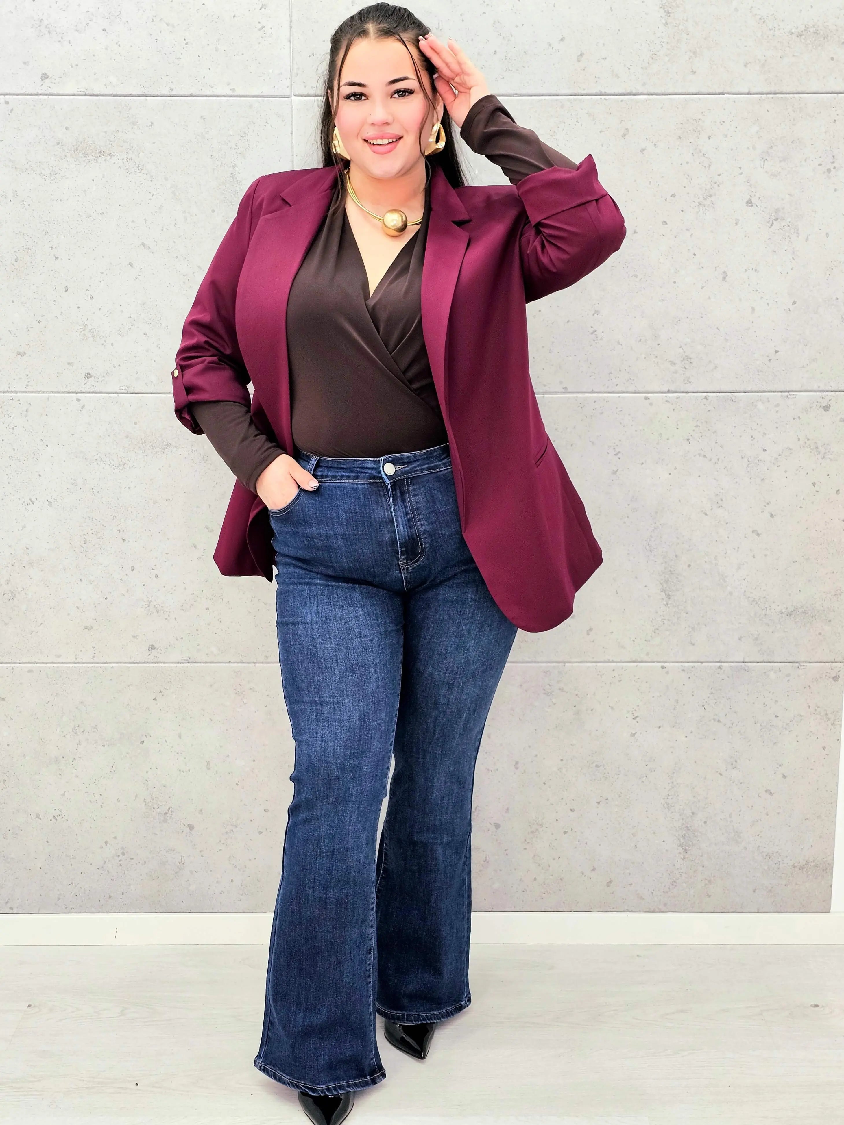 Marynarka plus size – elegancja, która pasuje do każdej stylizacji. Stylowa XL