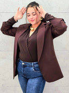 Marynarka plus size – elegancja, która pasuje do każdej stylizacji. Stylowa XL