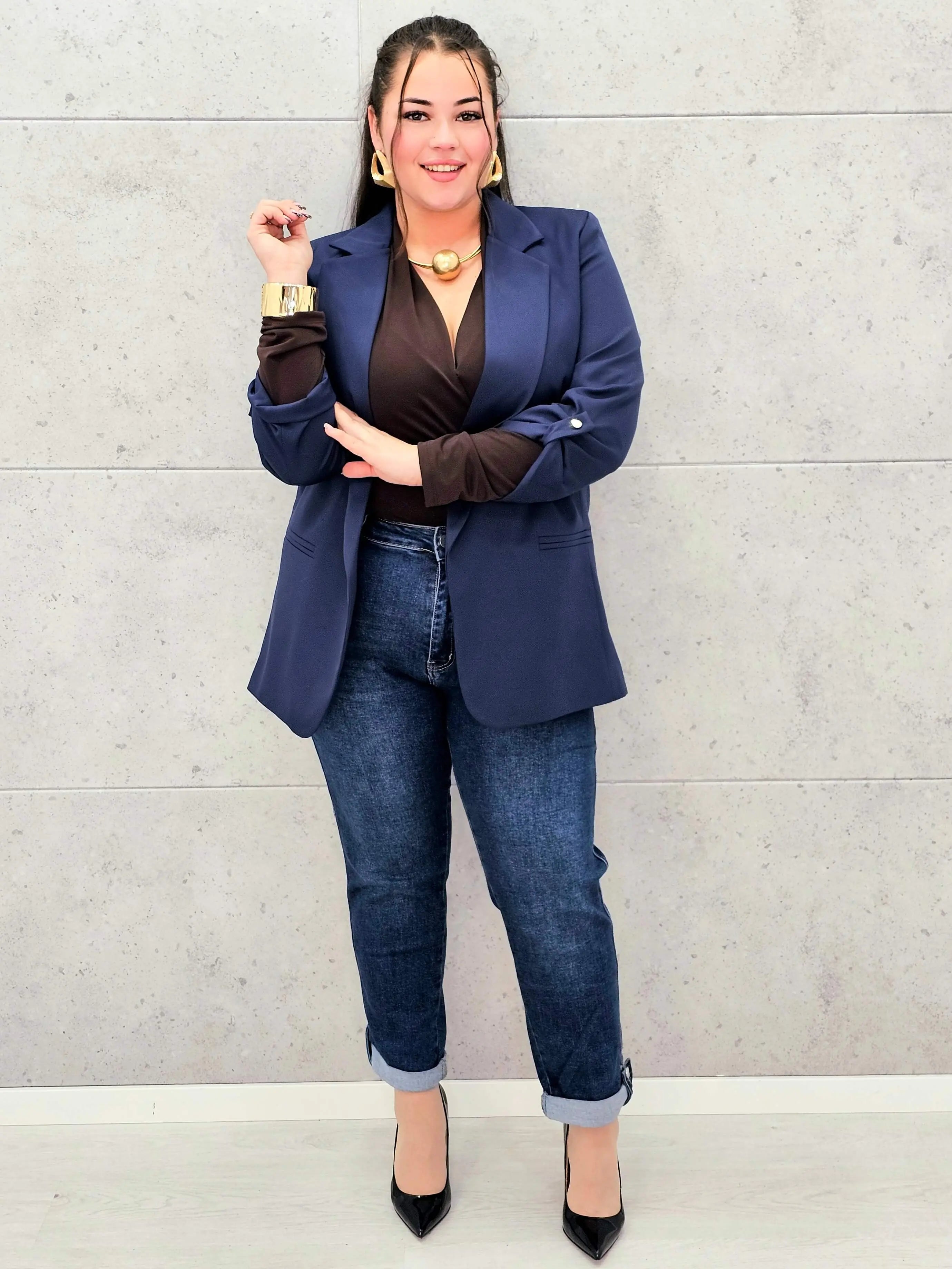 Marynarka plus size – elegancja, która pasuje do każdej stylizacji. Stylowa XL