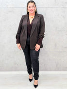 Marynarka plus size – elegancja, która pasuje do każdej stylizacji. Stylowa XL