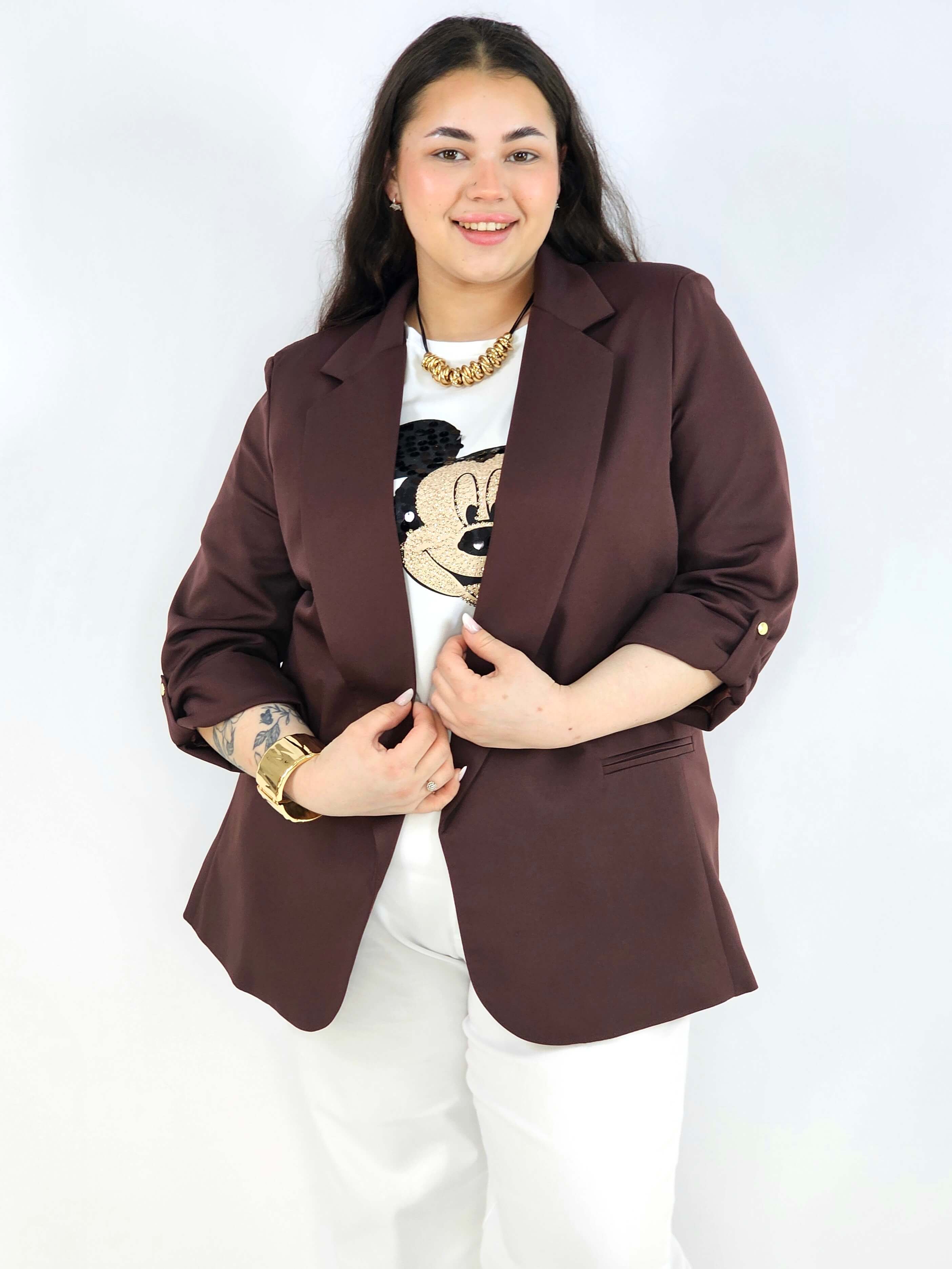 Marynarka plus size – elegancja, która pasuje do każdej stylizacji. Stylowa XL