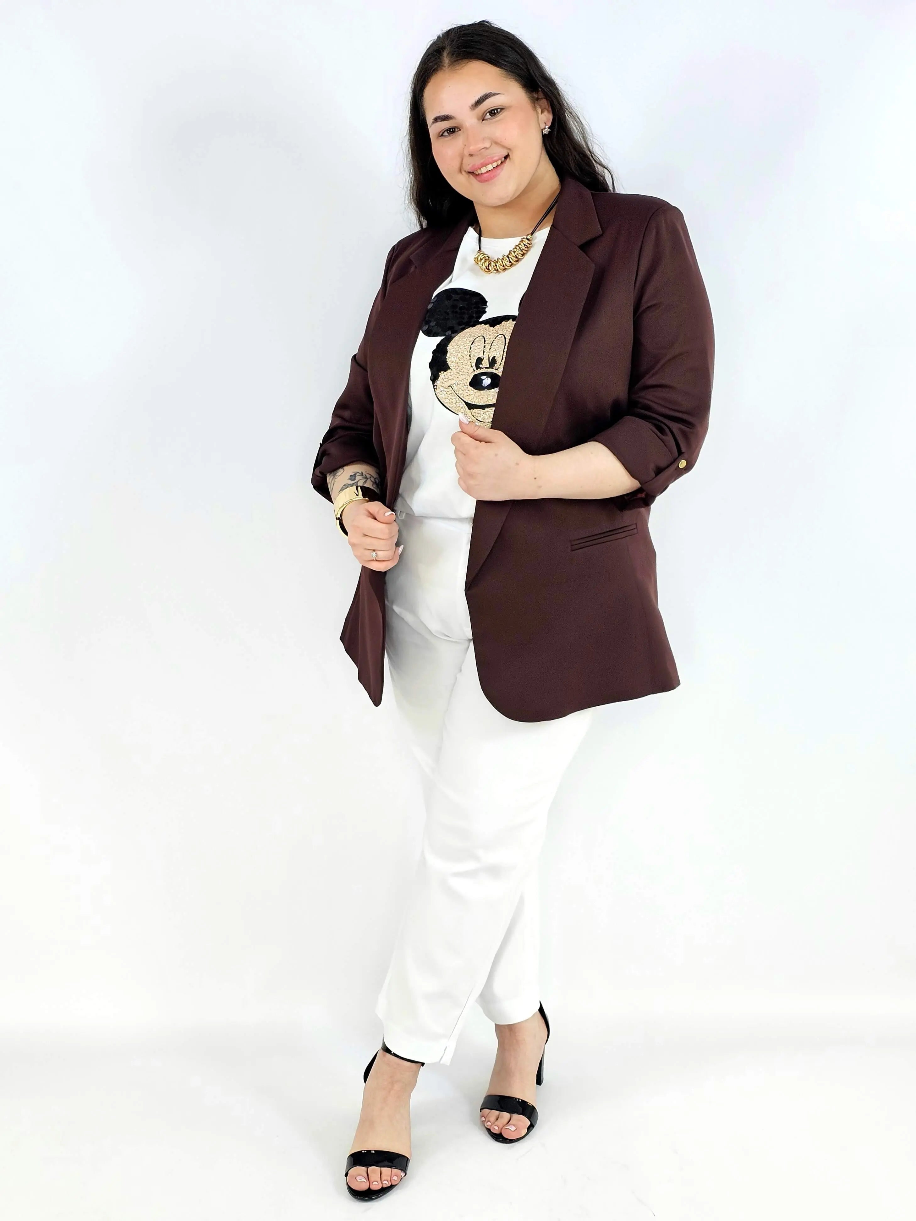 Marynarka plus size – elegancja, która pasuje do każdej stylizacji. Stylowa XL