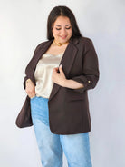 Marynarka plus size – elegancja, która pasuje do każdej stylizacji. Stylowa XL