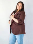 Marynarka plus size – elegancja, która pasuje do każdej stylizacji. Stylowa XL