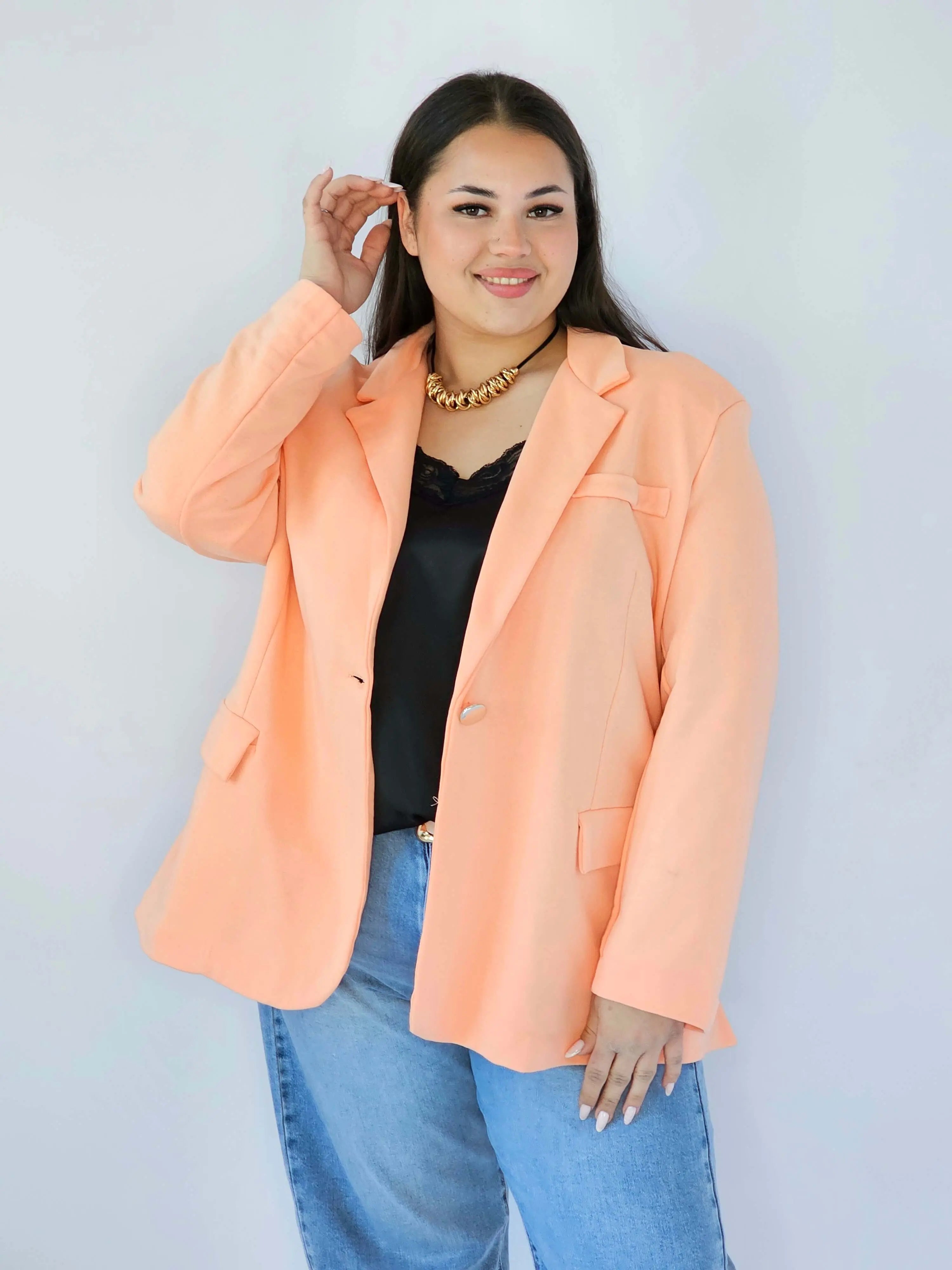Marynarka plus size – elegancki fason dla kobiet XXL na każdą okazję Stylowa XL