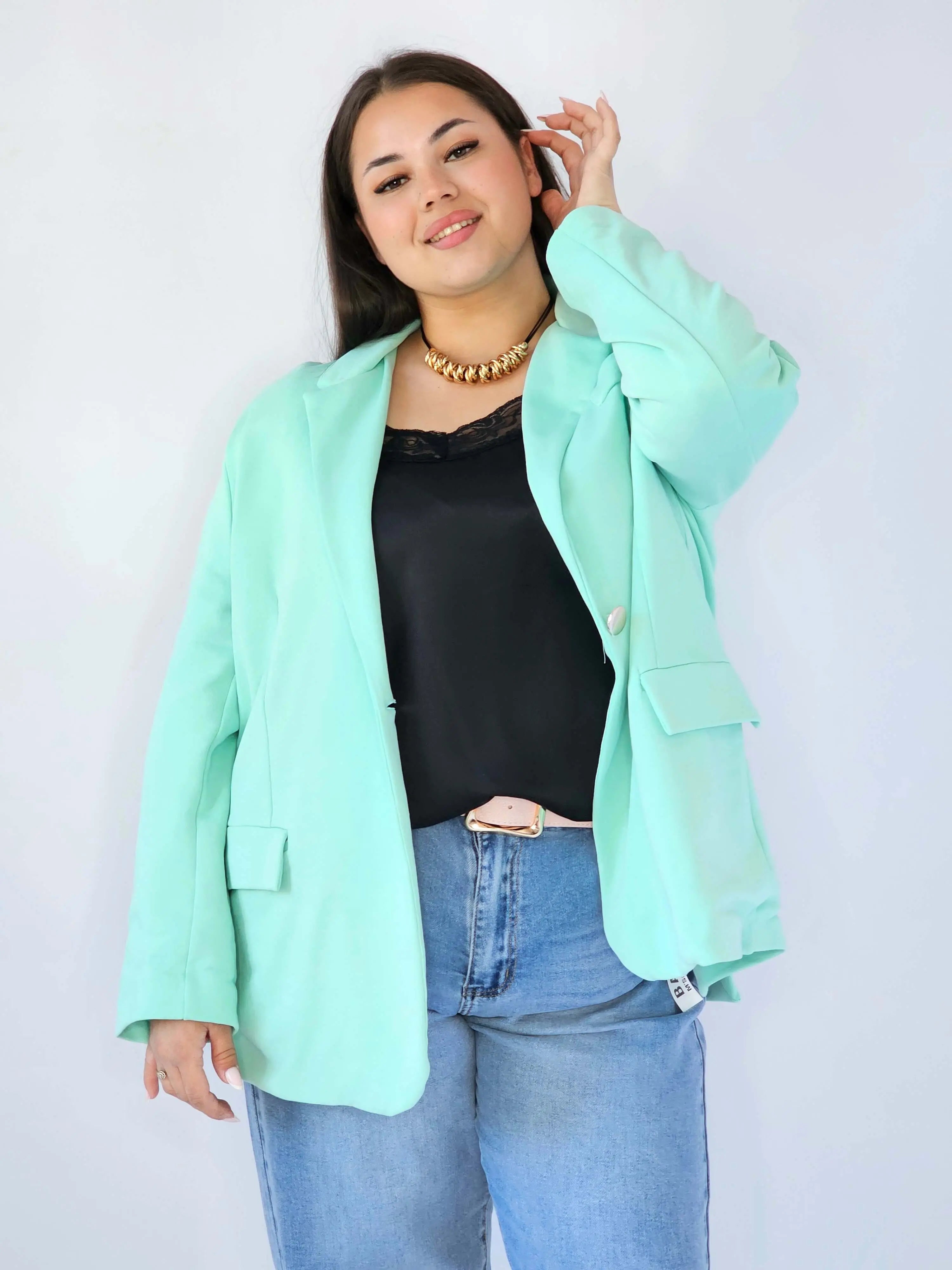 Marynarka plus size – elegancki fason dla kobiet XXL na każdą okazję Stylowa XL