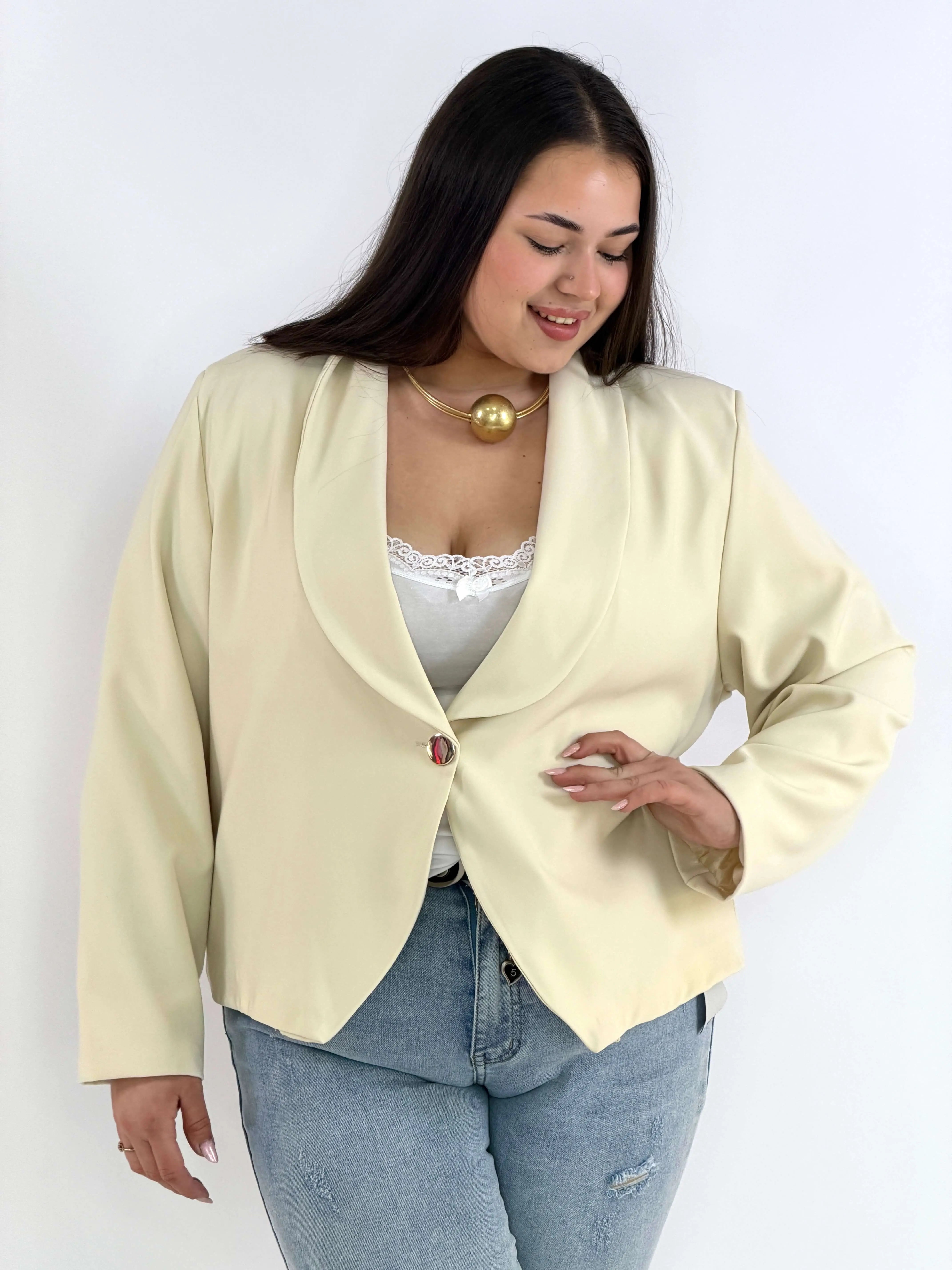 Marynarka plus size elegancka o krótkim kroju XXL Stylowa XL