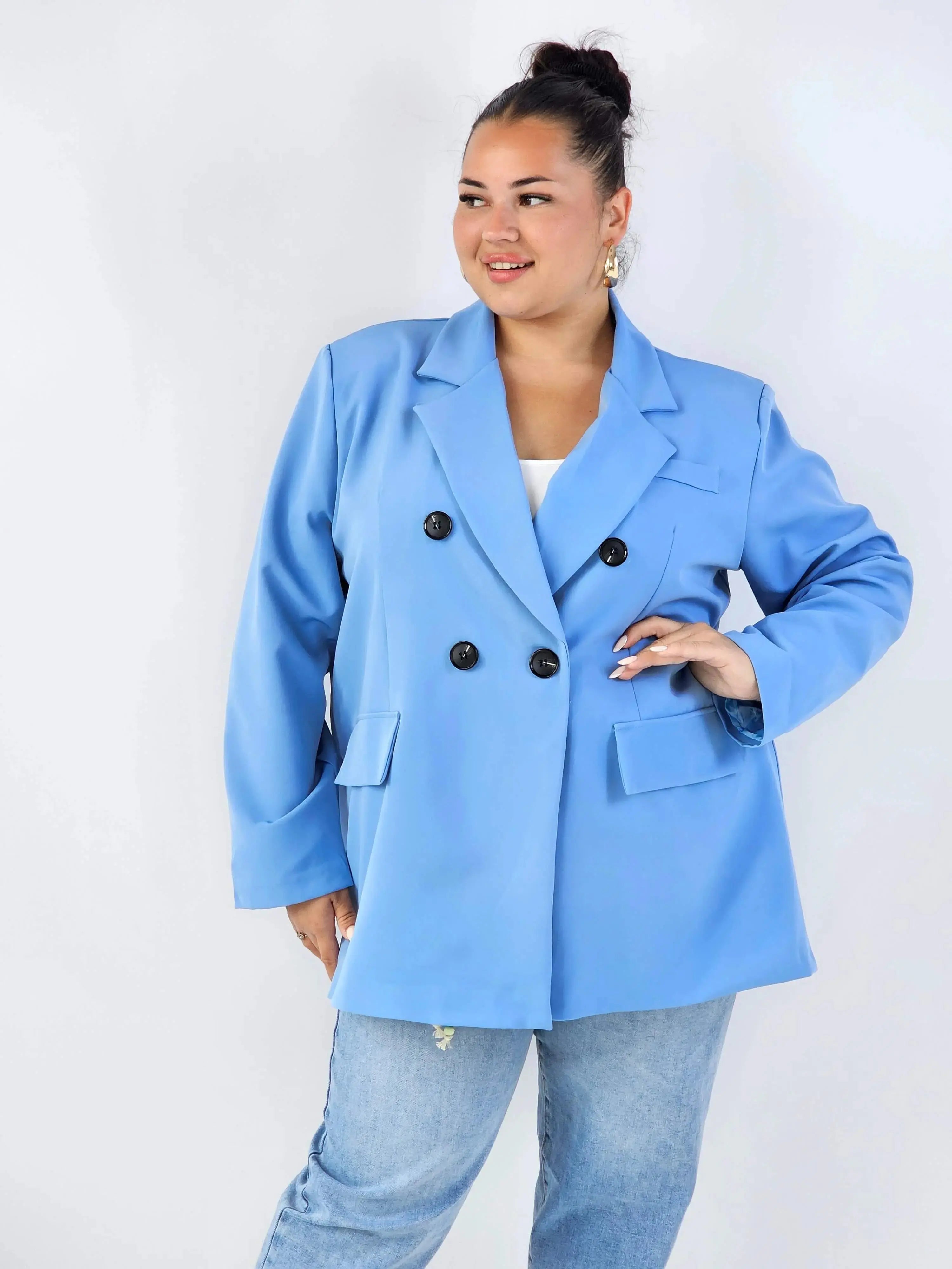 Marynarka plus size oversize – elegancki styl i nowoczesna forma XXL Stylowa XL