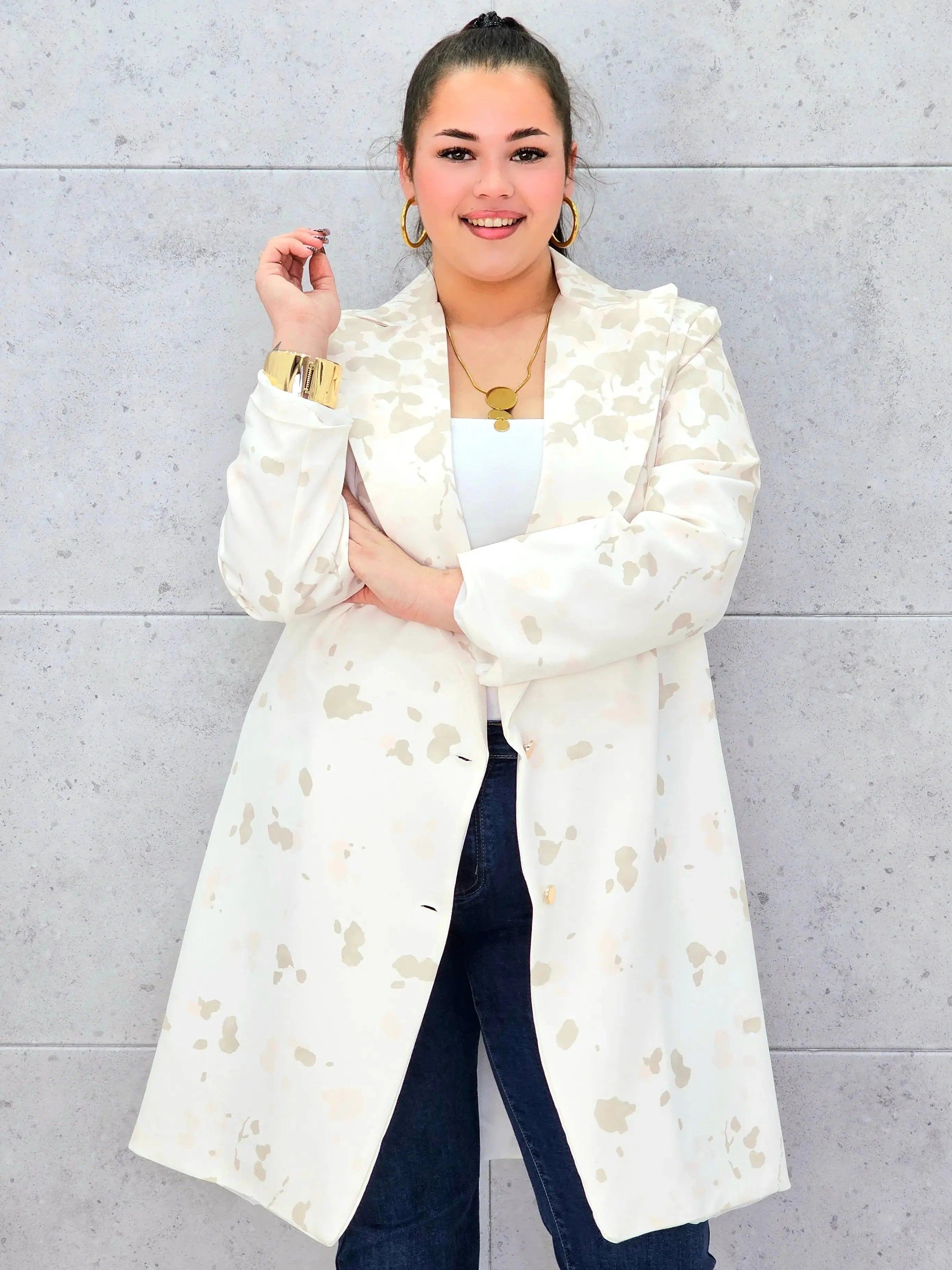 Marynarka plus size w nowoczesny wzór – elegancja, która przyciąga spojrzenia Stylowa XL