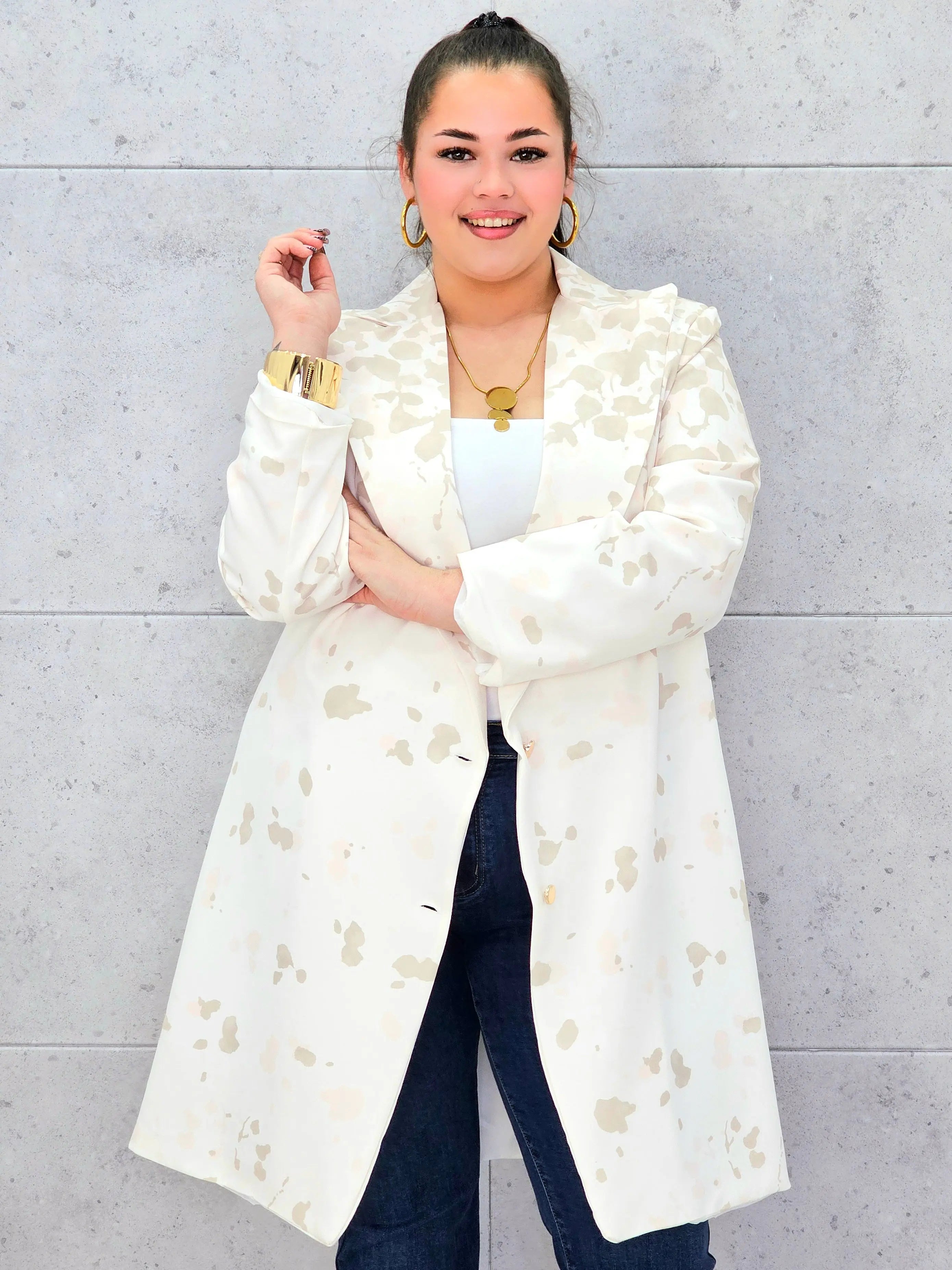 Marynarka plus size w nowoczesny wzór – elegancja, która przyciąga spojrzenia Stylowa XL