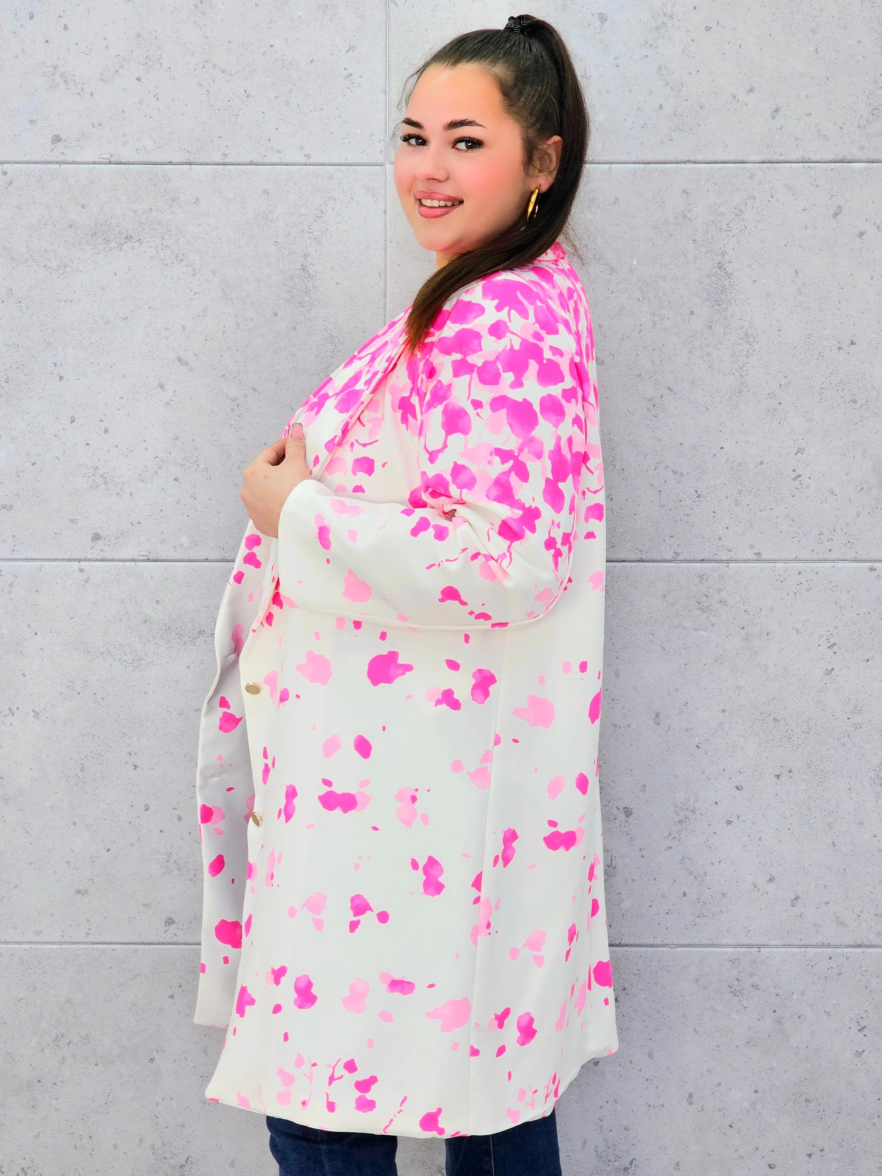 Marynarka plus size w nowoczesny wzór – elegancja, która przyciąga spojrzenia Stylowa XL