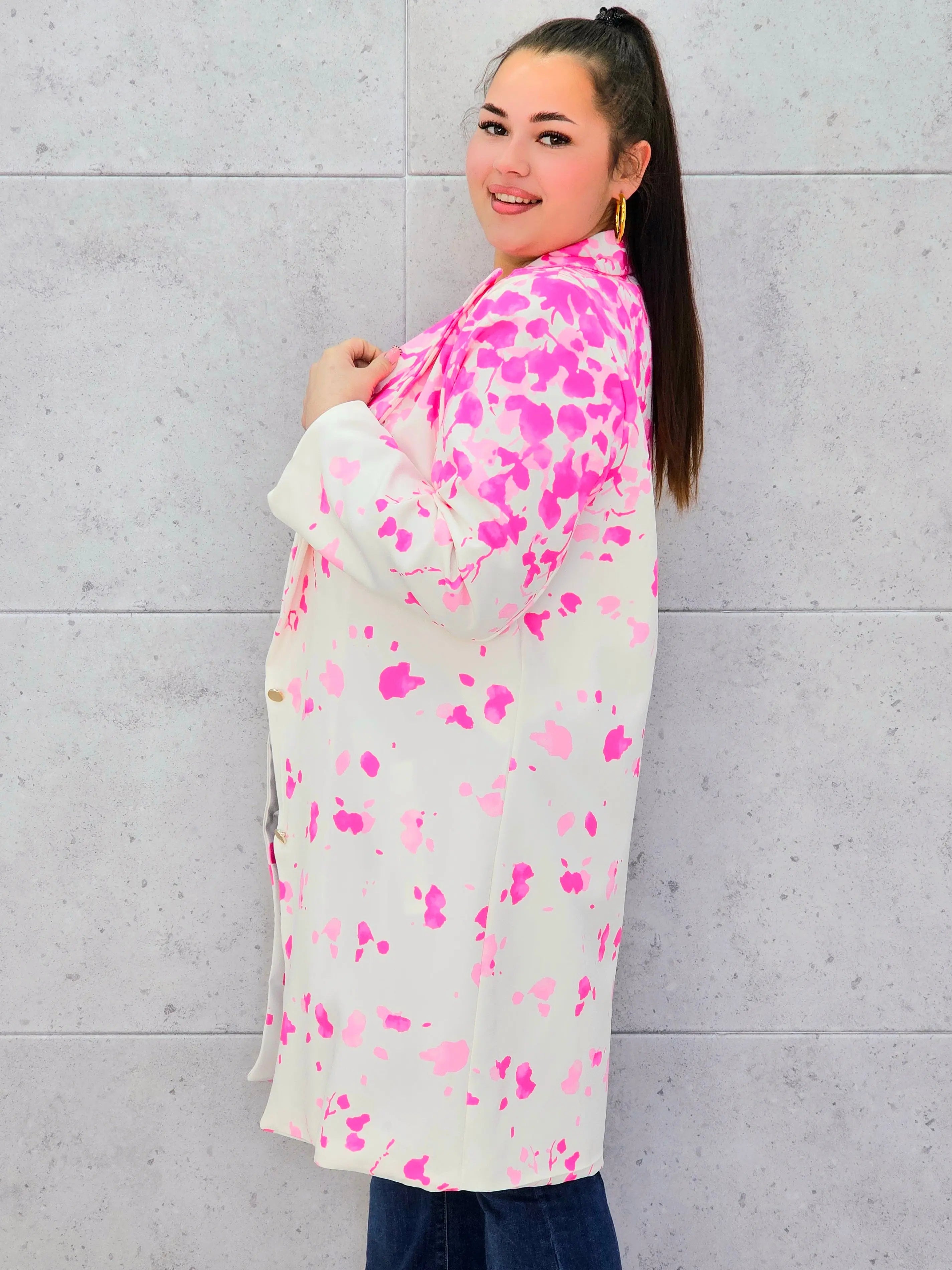 Marynarka plus size w nowoczesny wzór – elegancja, która przyciąga spojrzenia Stylowa XL