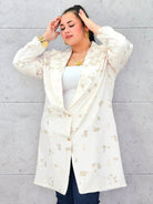 Marynarka plus size w nowoczesny wzór – elegancja, która przyciąga spojrzenia Stylowa XL