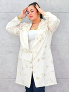 Marynarka plus size w nowoczesny wzór – elegancja, która przyciąga spojrzenia Stylowa XL